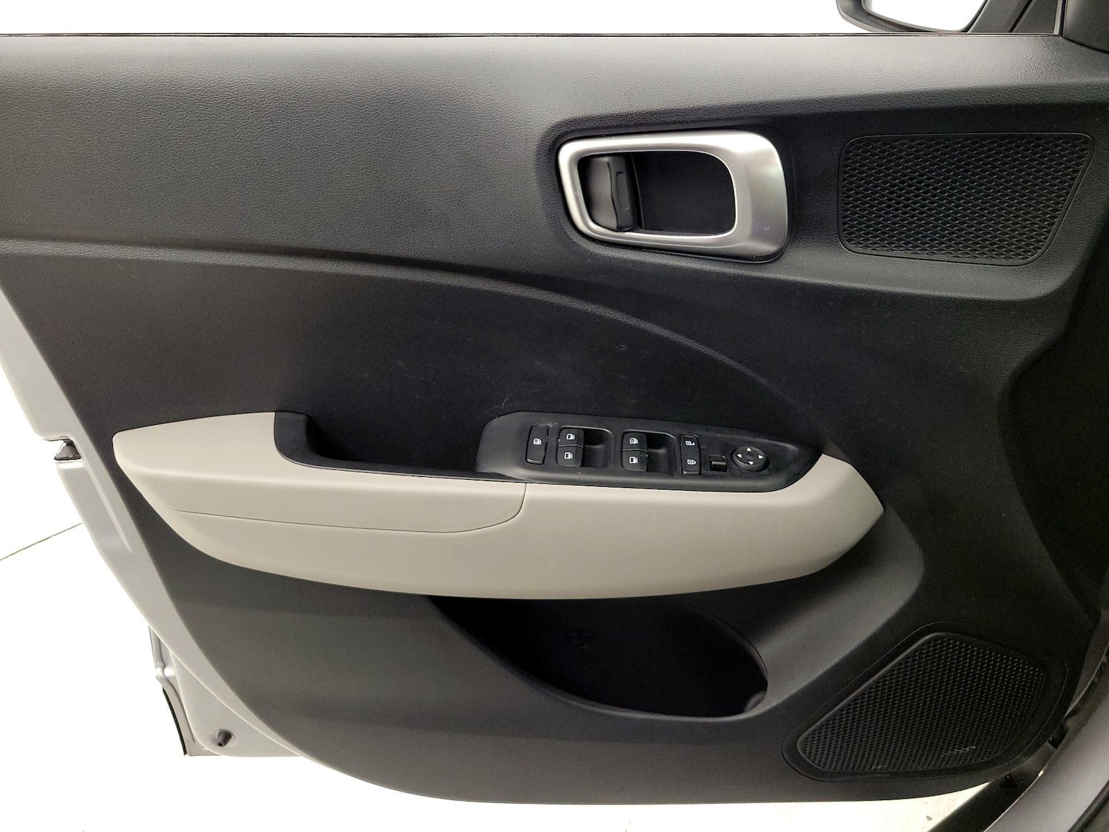 2025 Hyundai Venue SEL - Photo 13