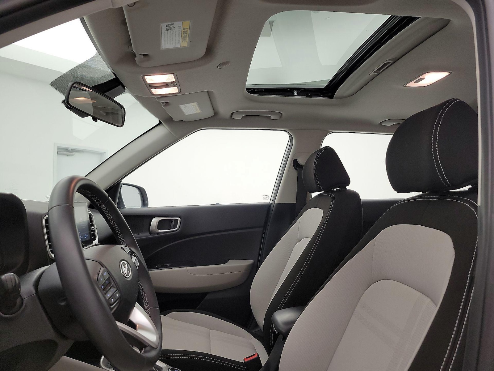 2025 Hyundai Venue SEL - Photo 20