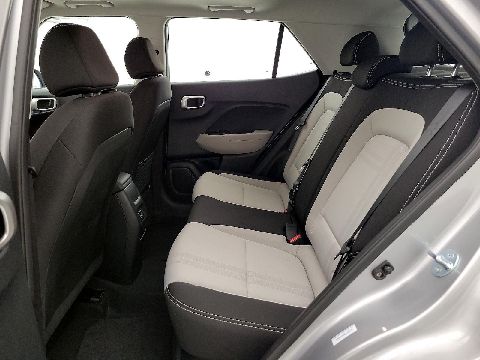 2025 Hyundai Venue SEL - Photo 21