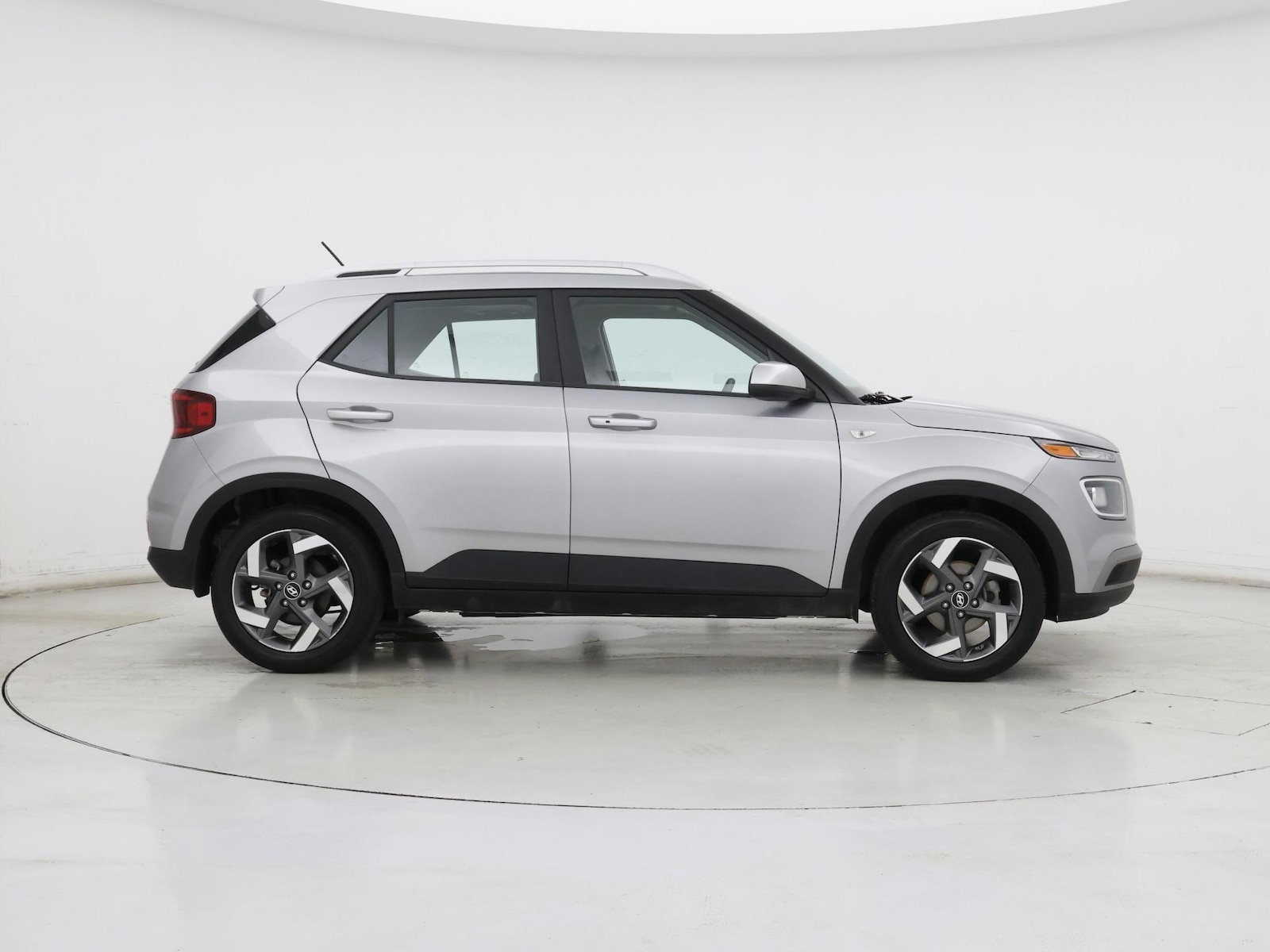 2025 Hyundai Venue SEL - Photo 8