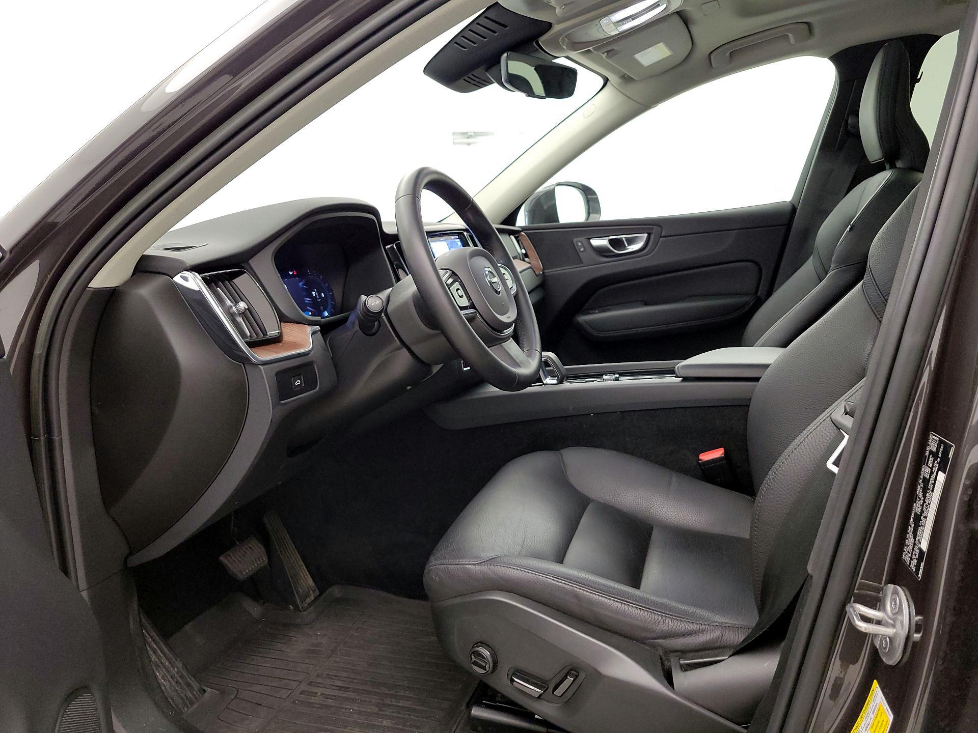 Thumbnail: 2023 Volvo XC60 - 11