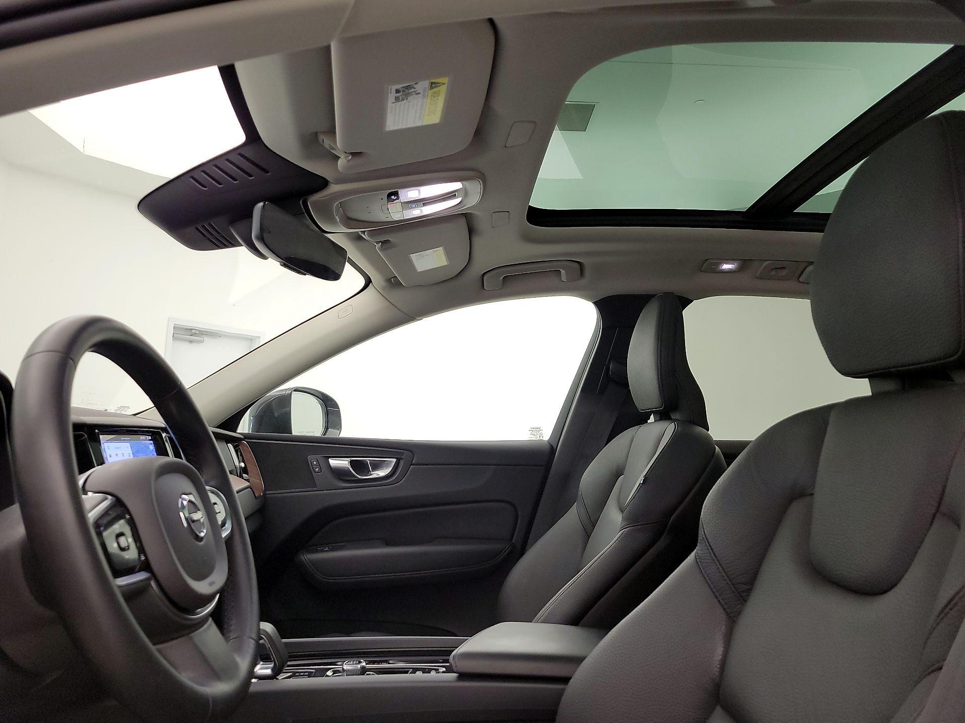 Thumbnail: 2023 Volvo XC60 - 20