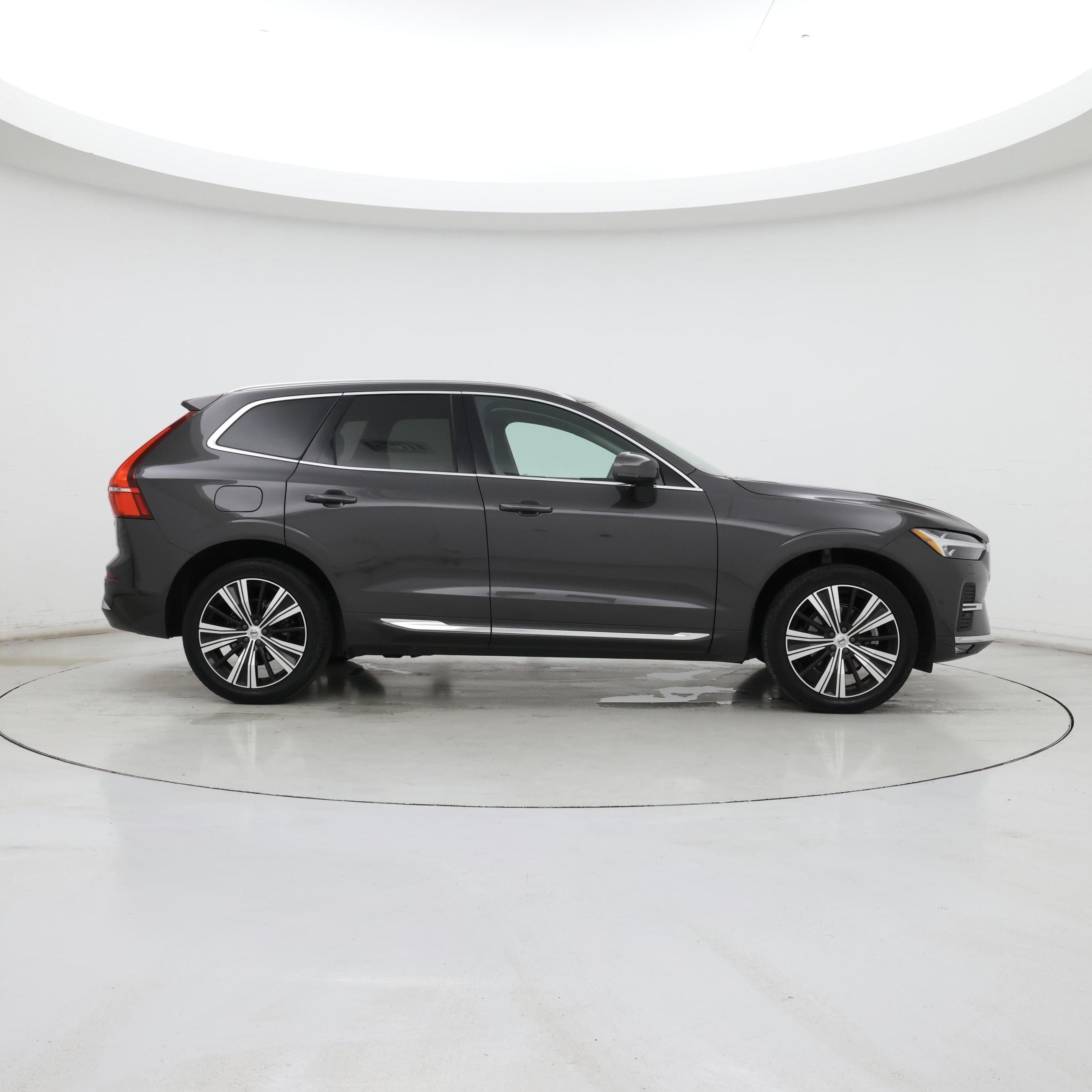Thumbnail: 2023 Volvo XC60 - 7