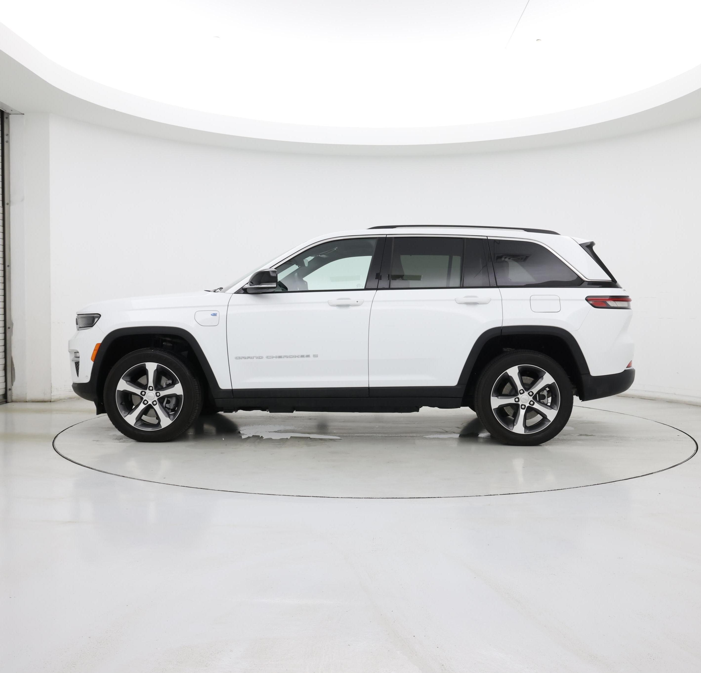 Thumbnail: 2022 Jeep Grand Cherokee - 3