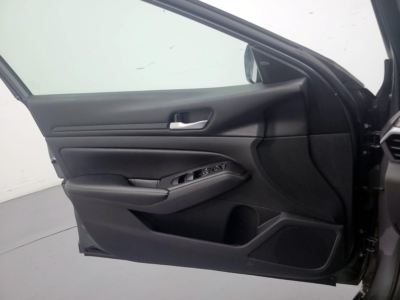 2024 Nissan Altima SV - Photo 13