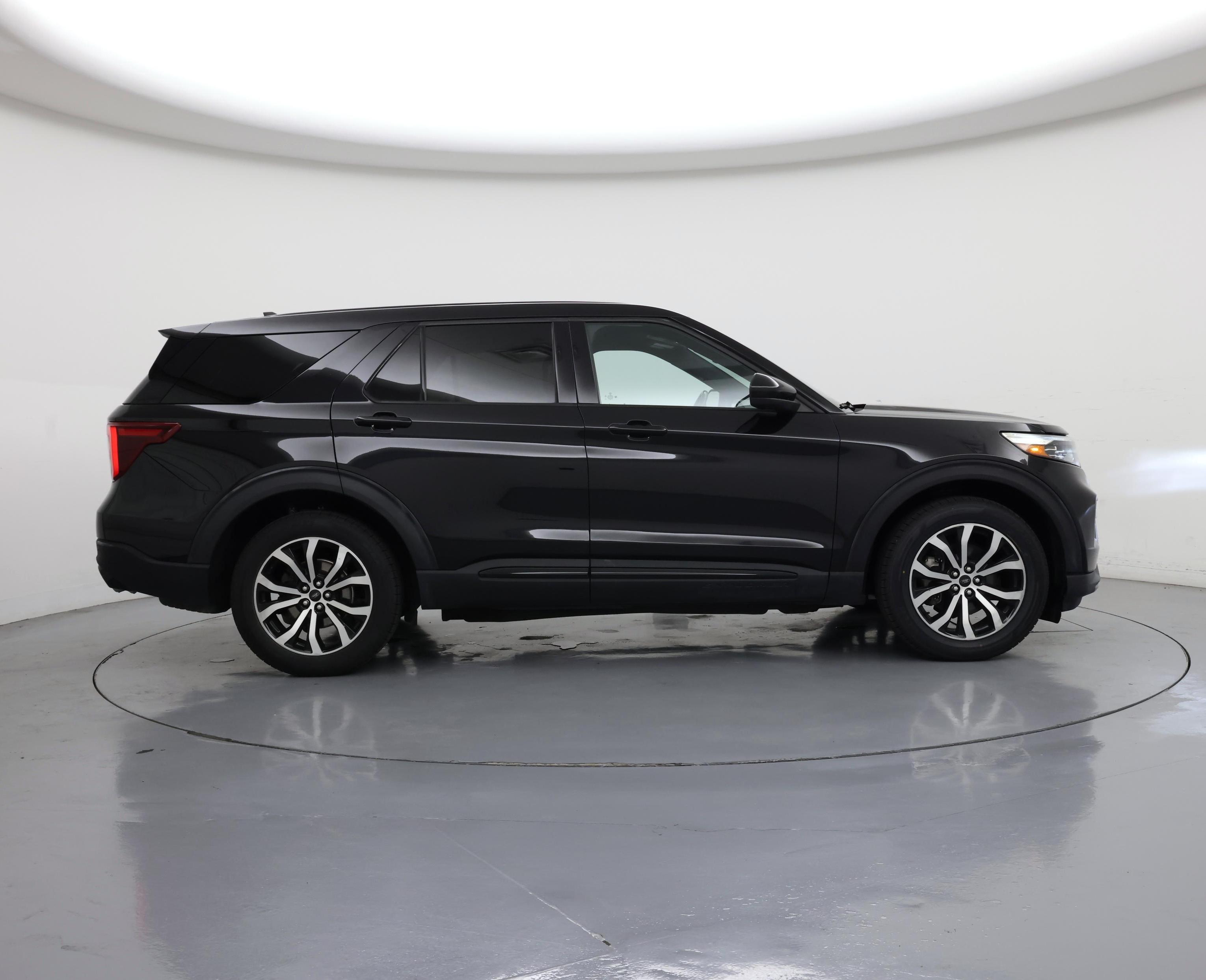 Thumbnail: 2022 Ford Explorer - 7