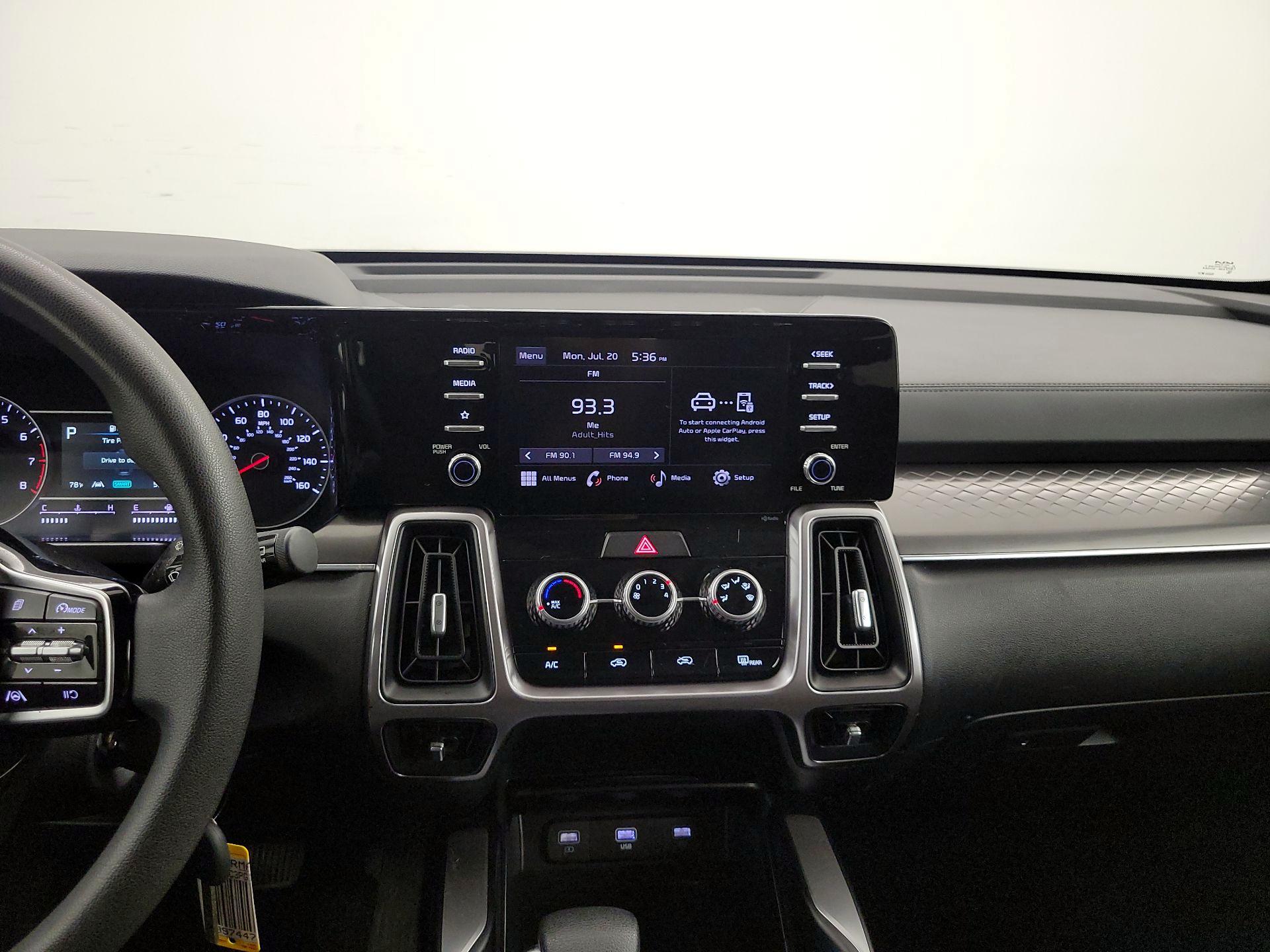 Thumbnail: 2023 Kia Sorento - 9