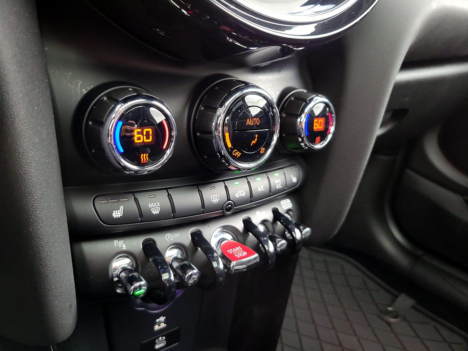 Thumbnail: 2023 MINI Cooper Hardtop - 17
