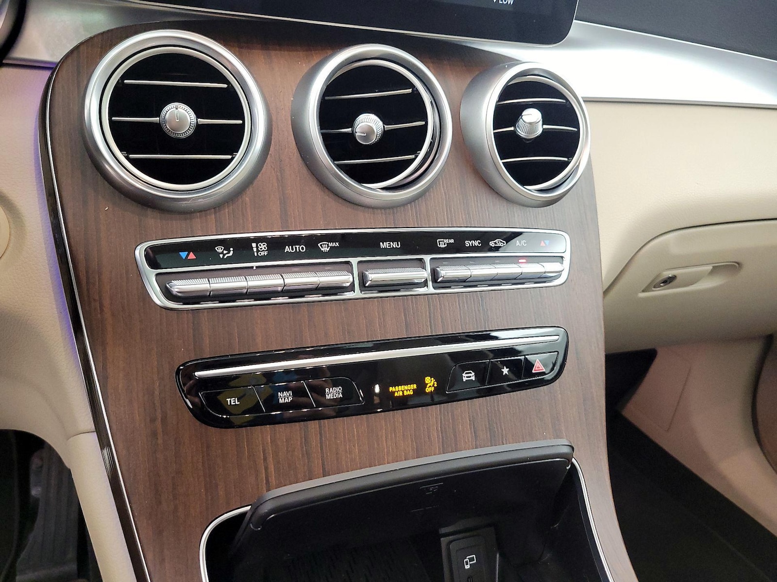 2020 Mercedes-Benz GLC GLC300 - Photo 18