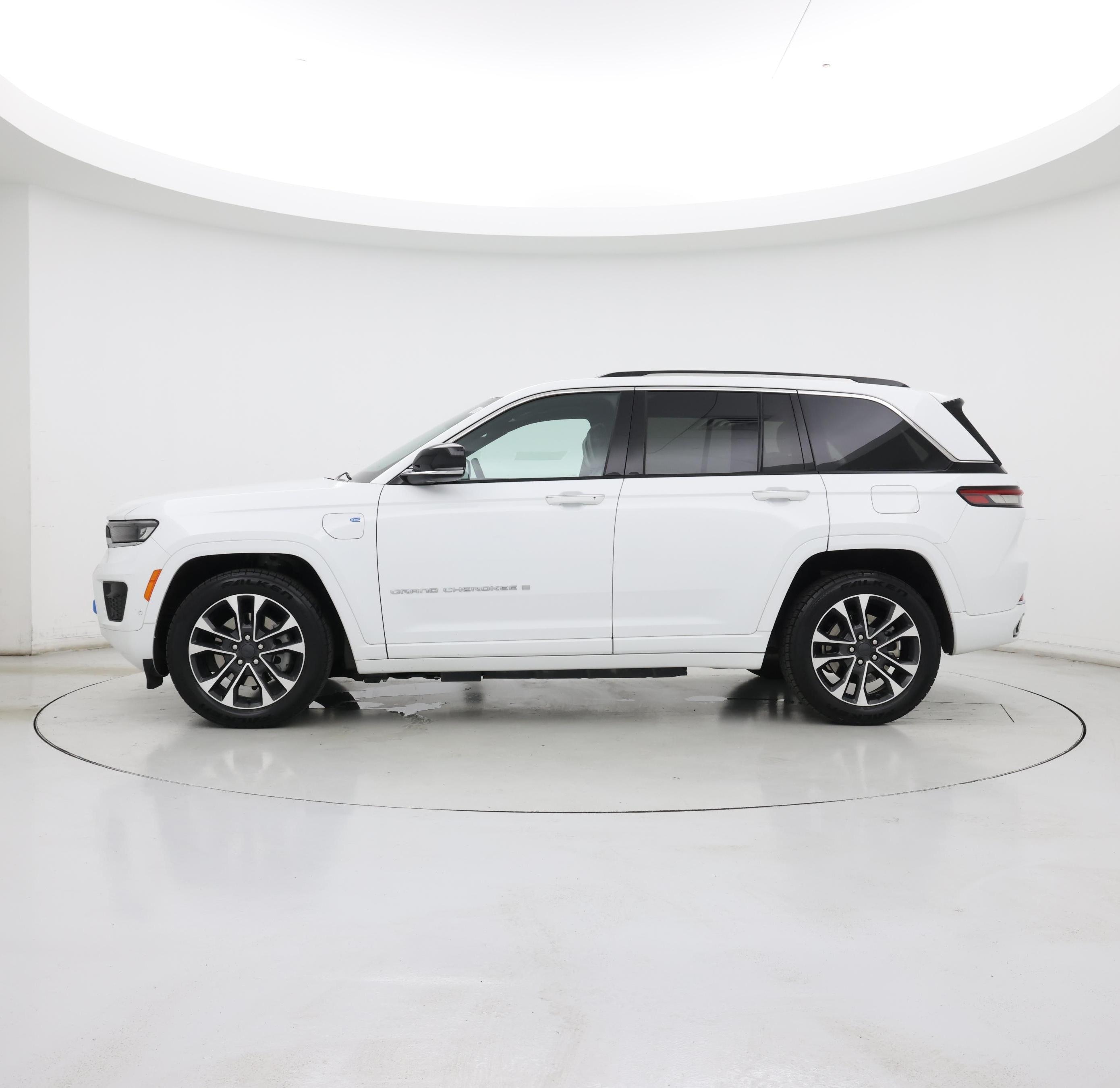 Thumbnail: 2022 Jeep Grand Cherokee - 3
