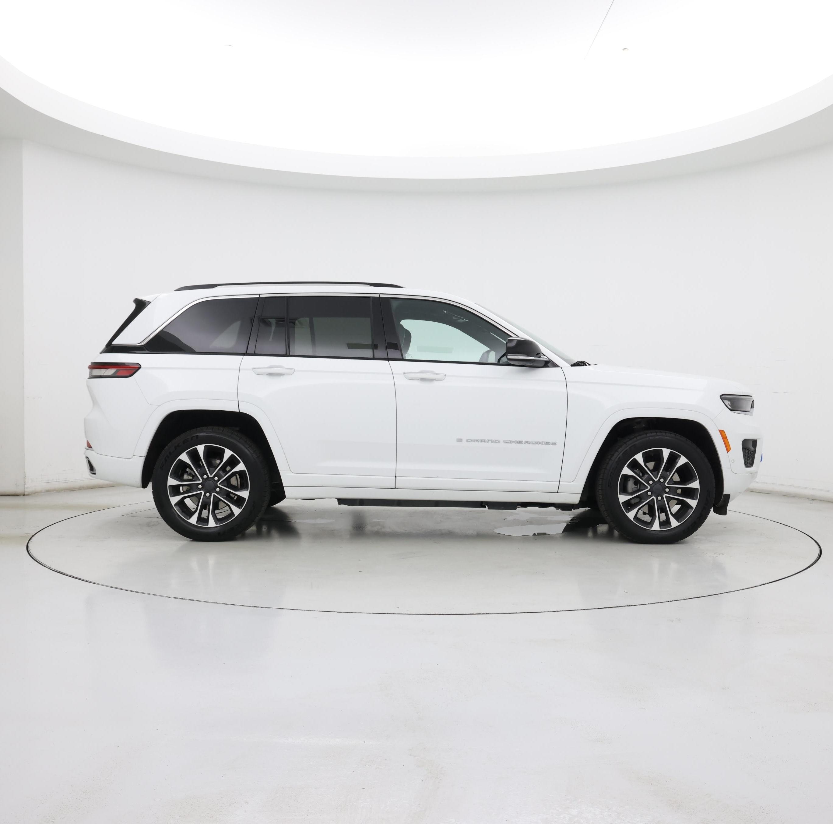 Thumbnail: 2022 Jeep Grand Cherokee - 7