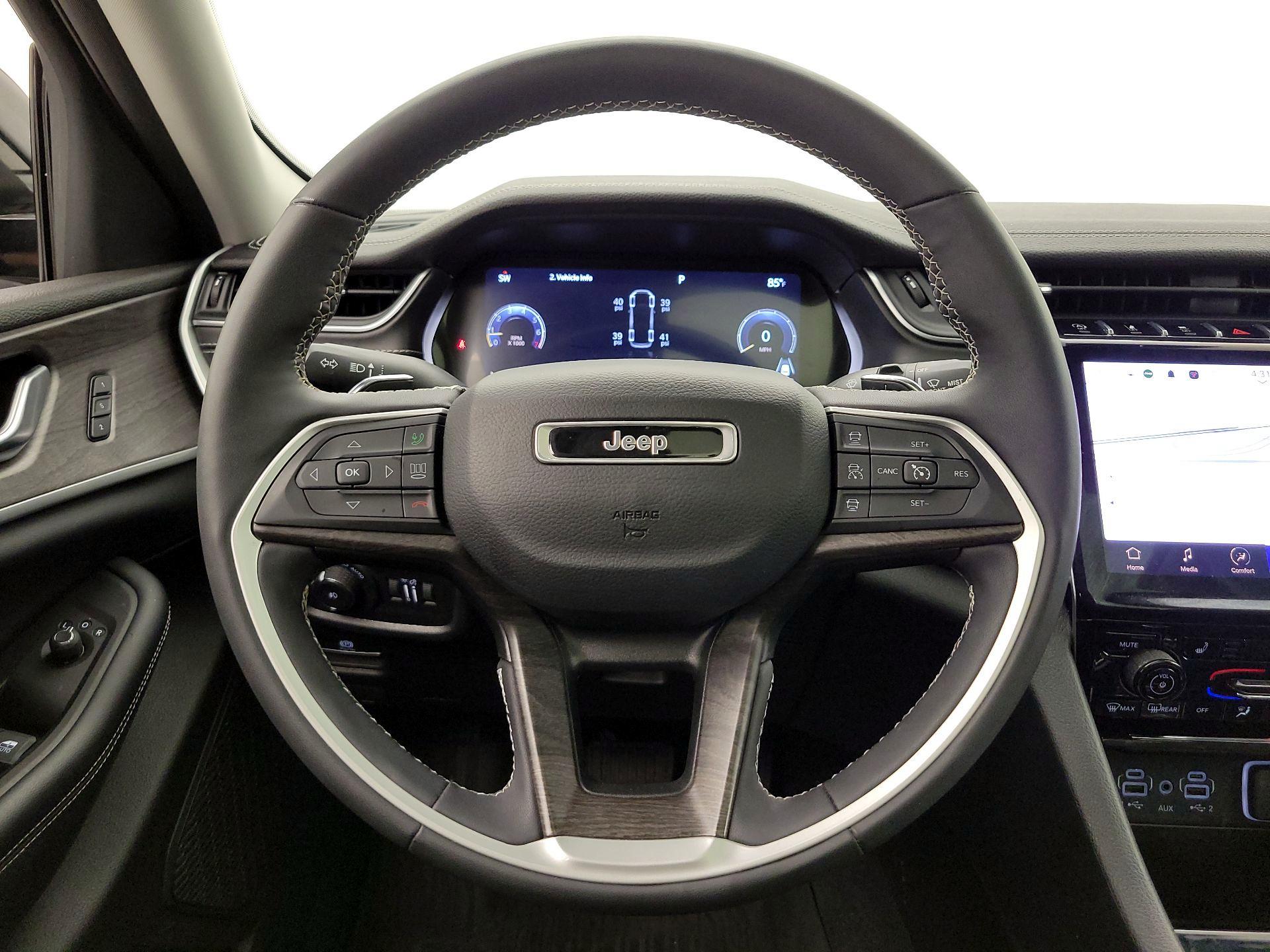 Thumbnail: 2023 Jeep Grand Cherokee L - 10