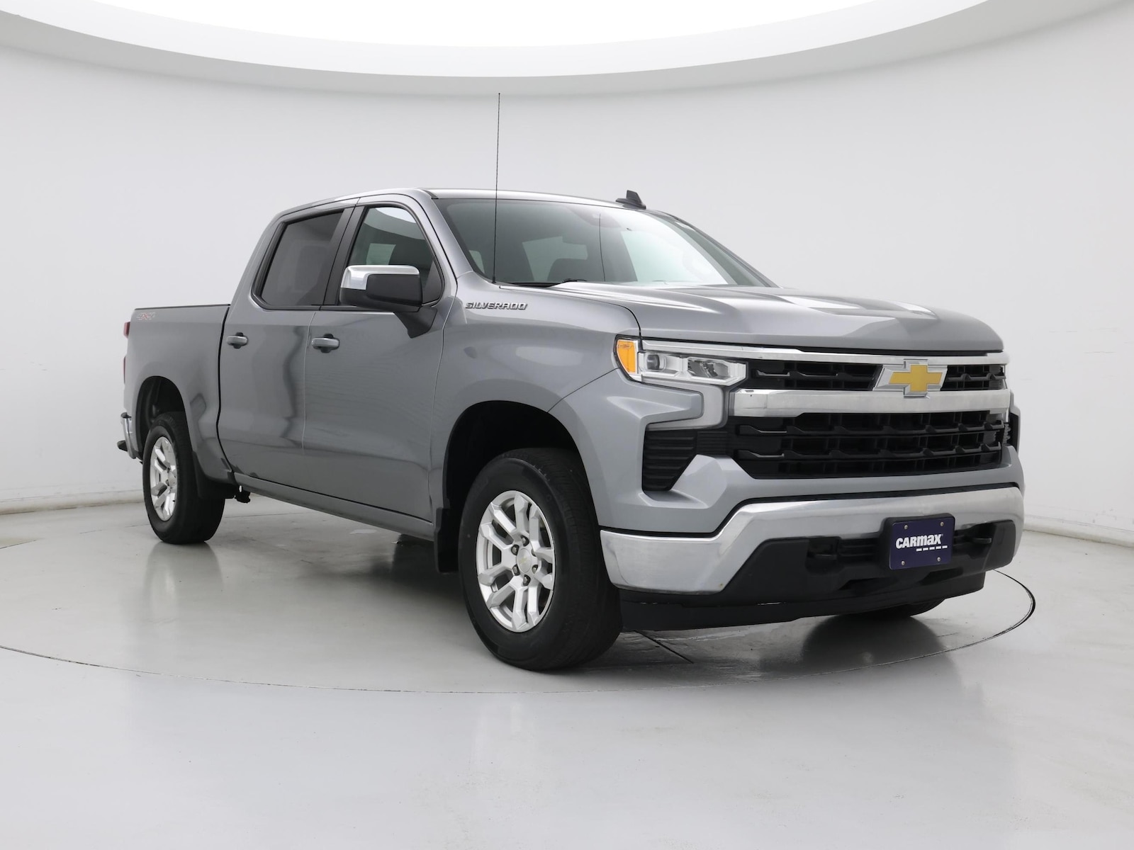 2023 Chevrolet Silverado 1500 LT - Photo 2