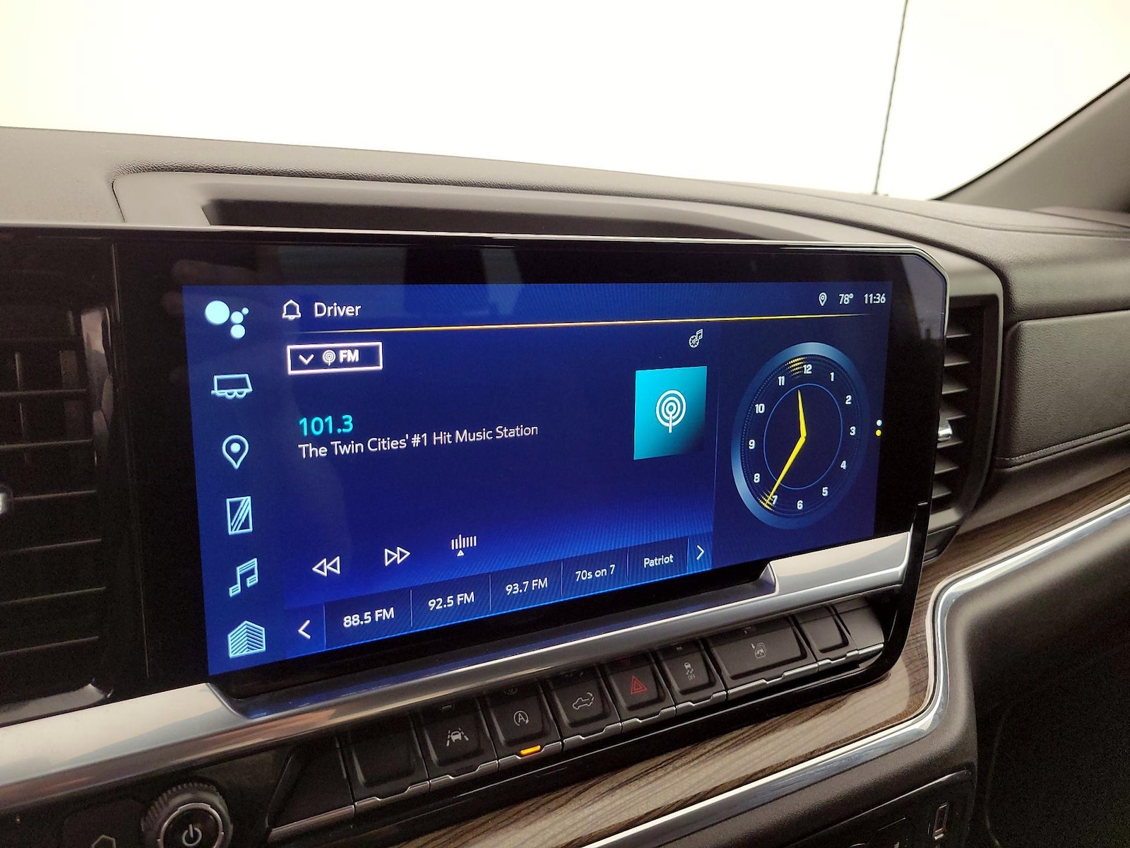 2023 Chevrolet Silverado 1500 LT - Photo 17