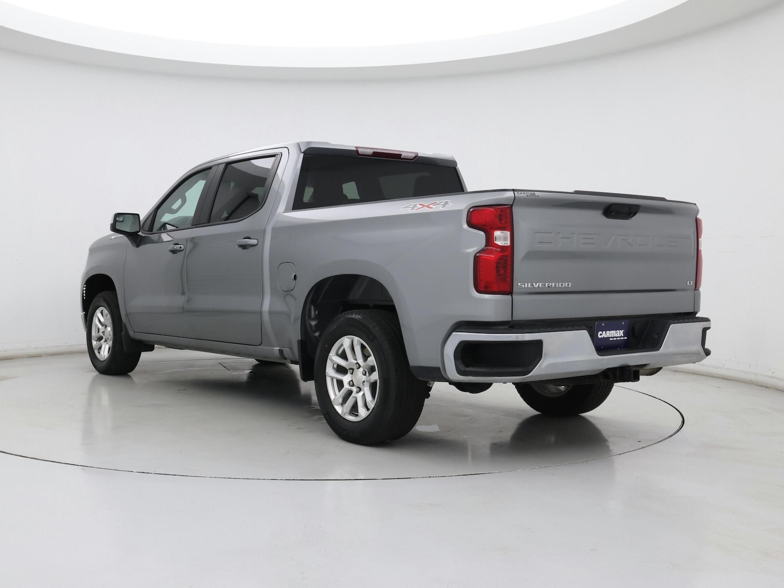 2023 Chevrolet Silverado 1500 LT - Photo 3
