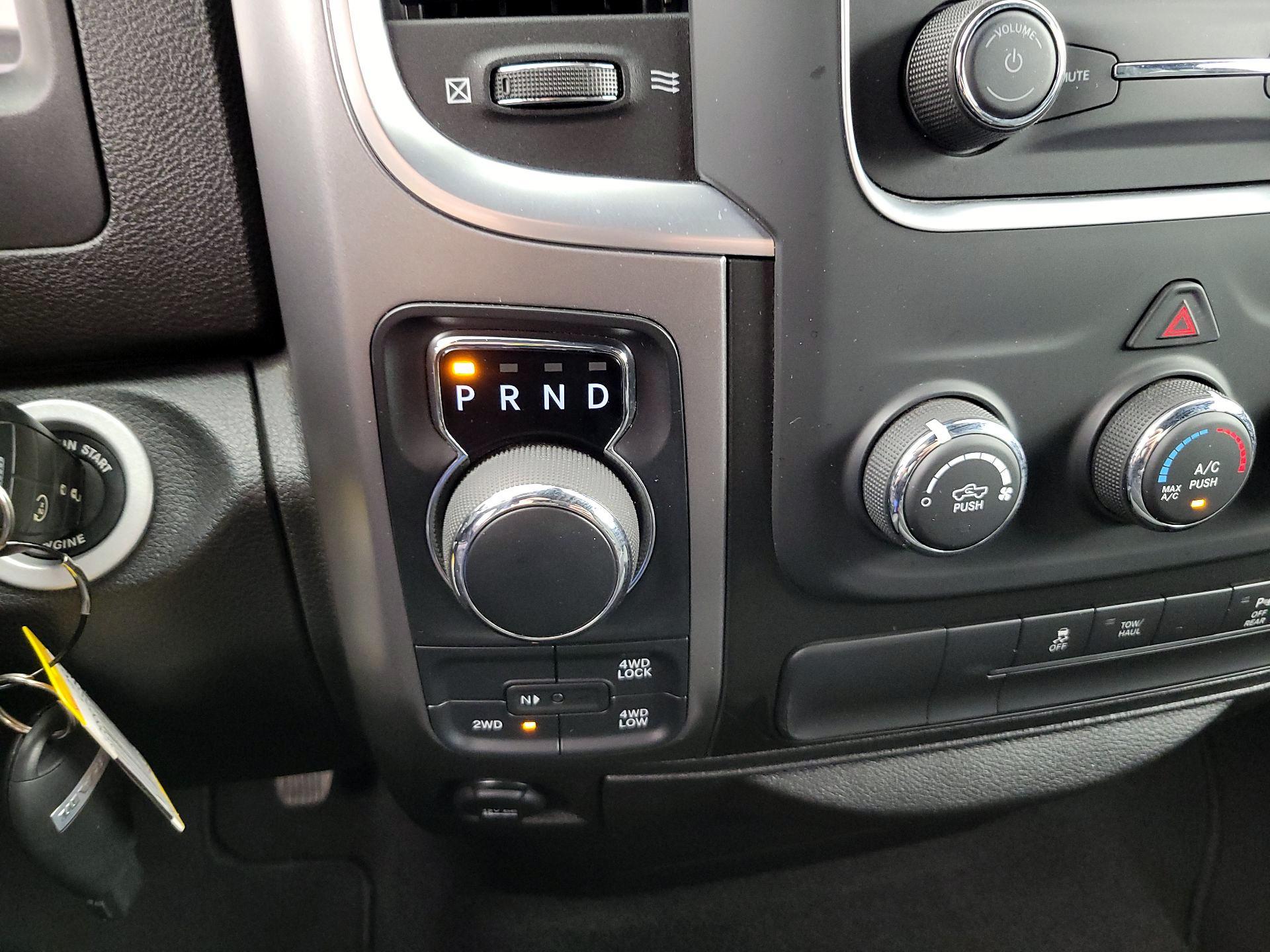 Thumbnail: 2022 RAM 1500 Classic - 17