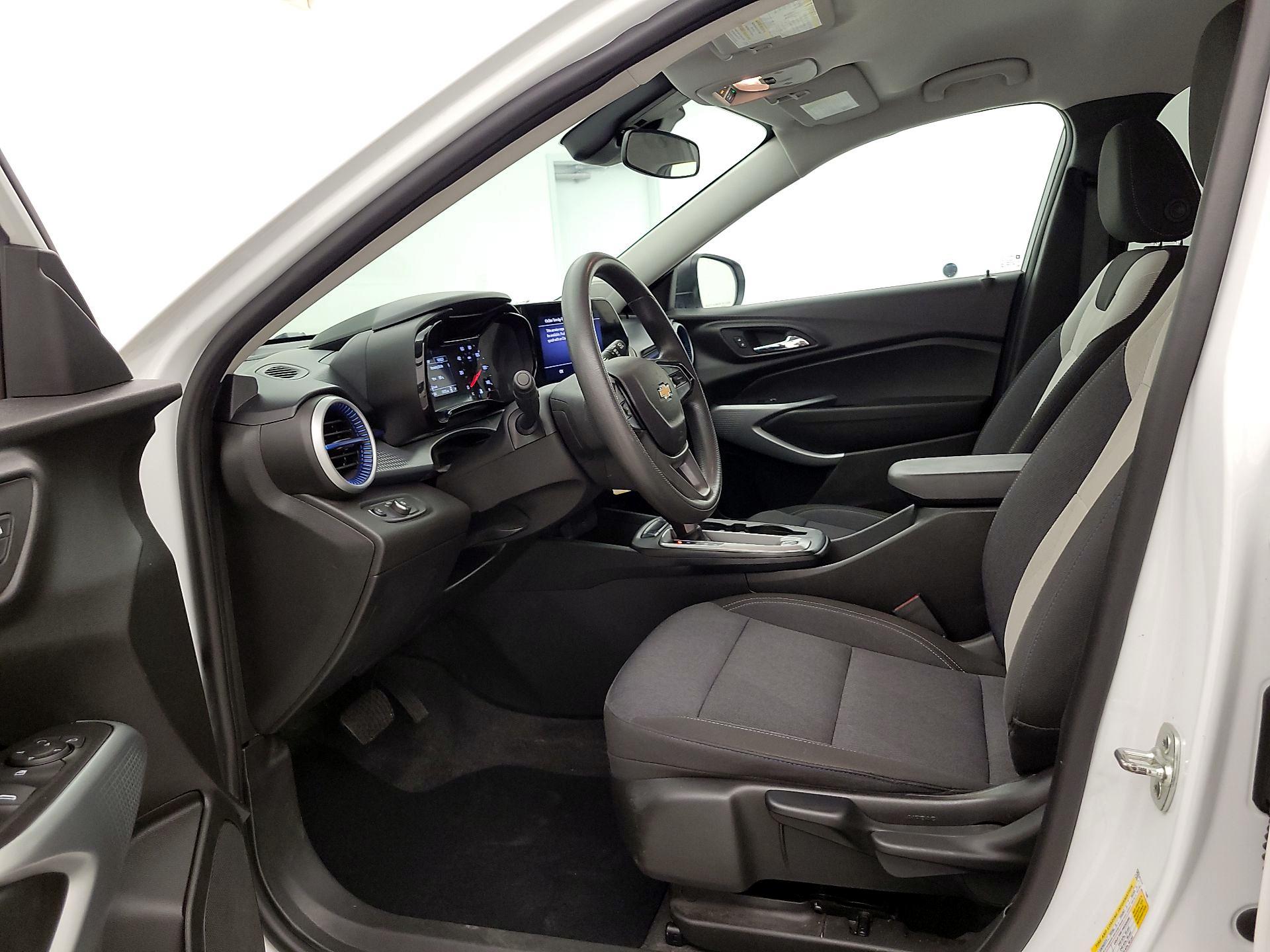 Thumbnail: 2024 Chevrolet Trax - 11