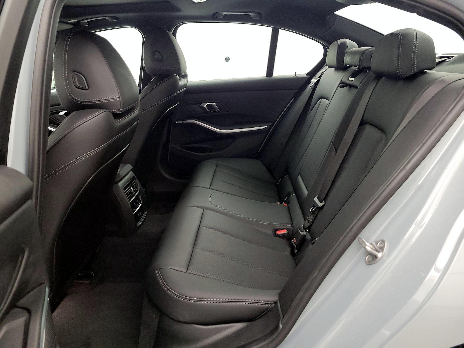 2024 BMW 3 Series 330i - Photo 22