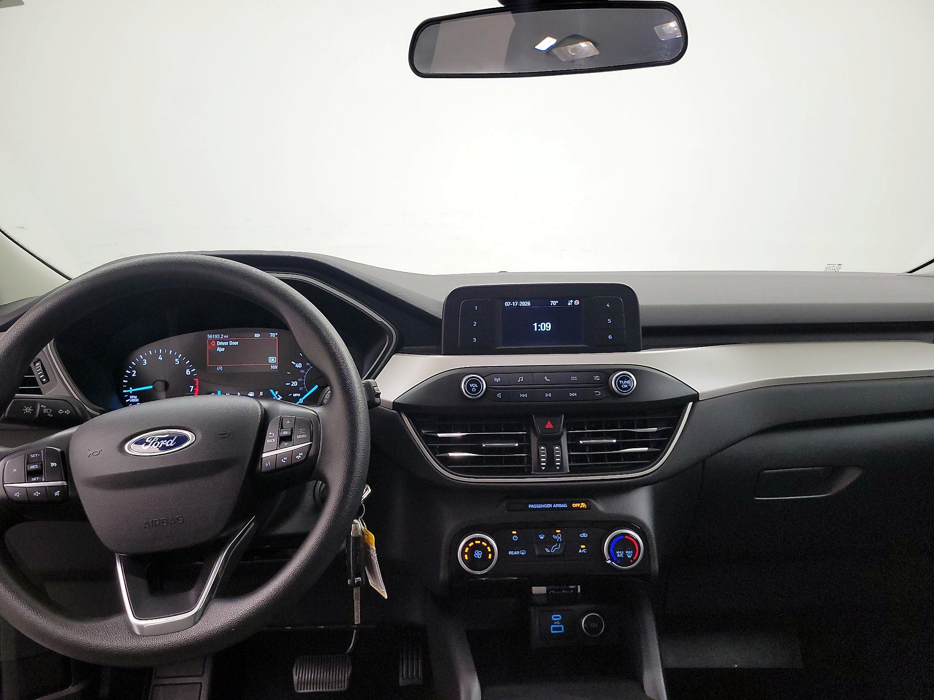 Thumbnail: 2021 Ford Escape - 9