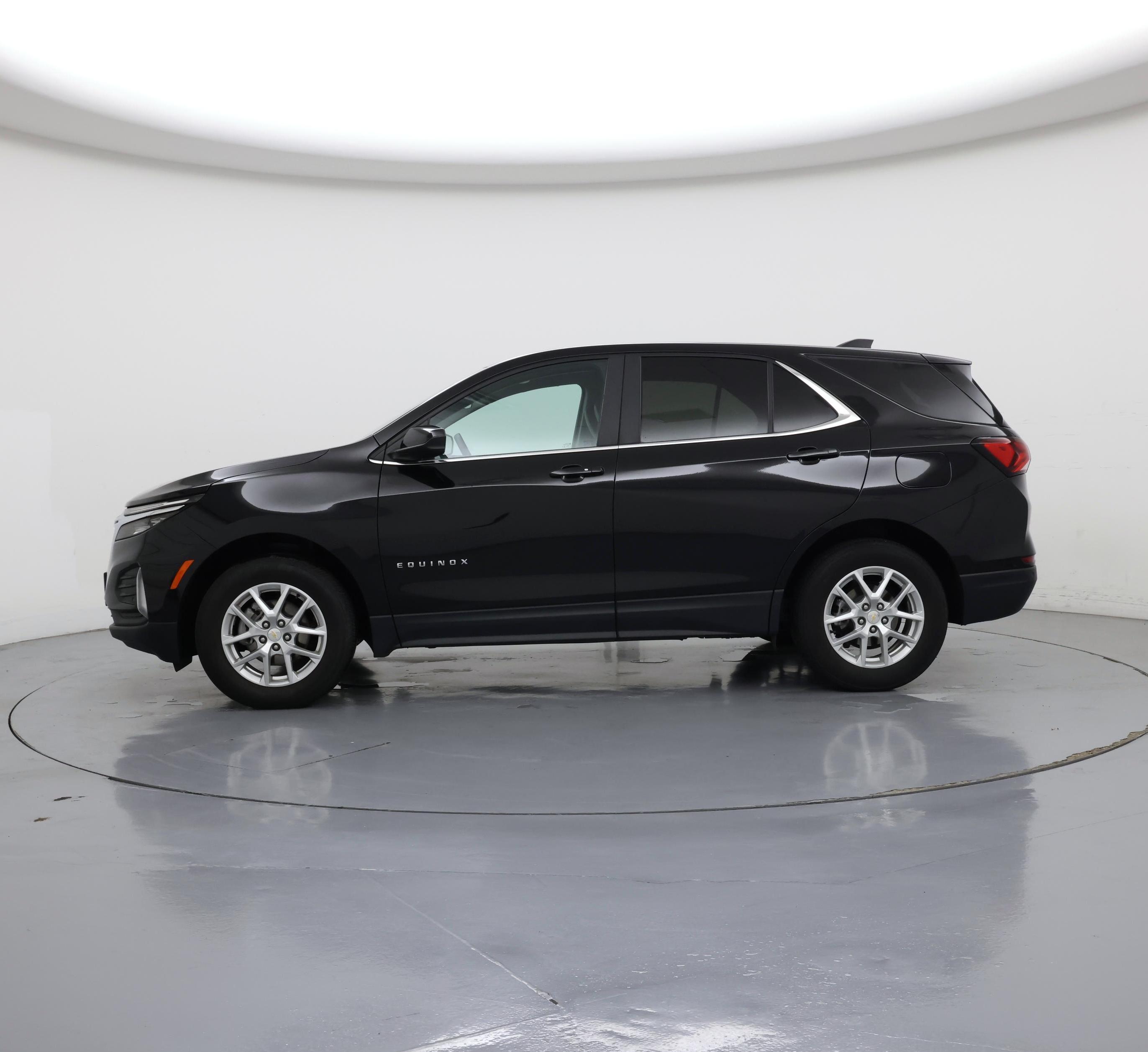 Thumbnail: 2023 Chevrolet Equinox - 3