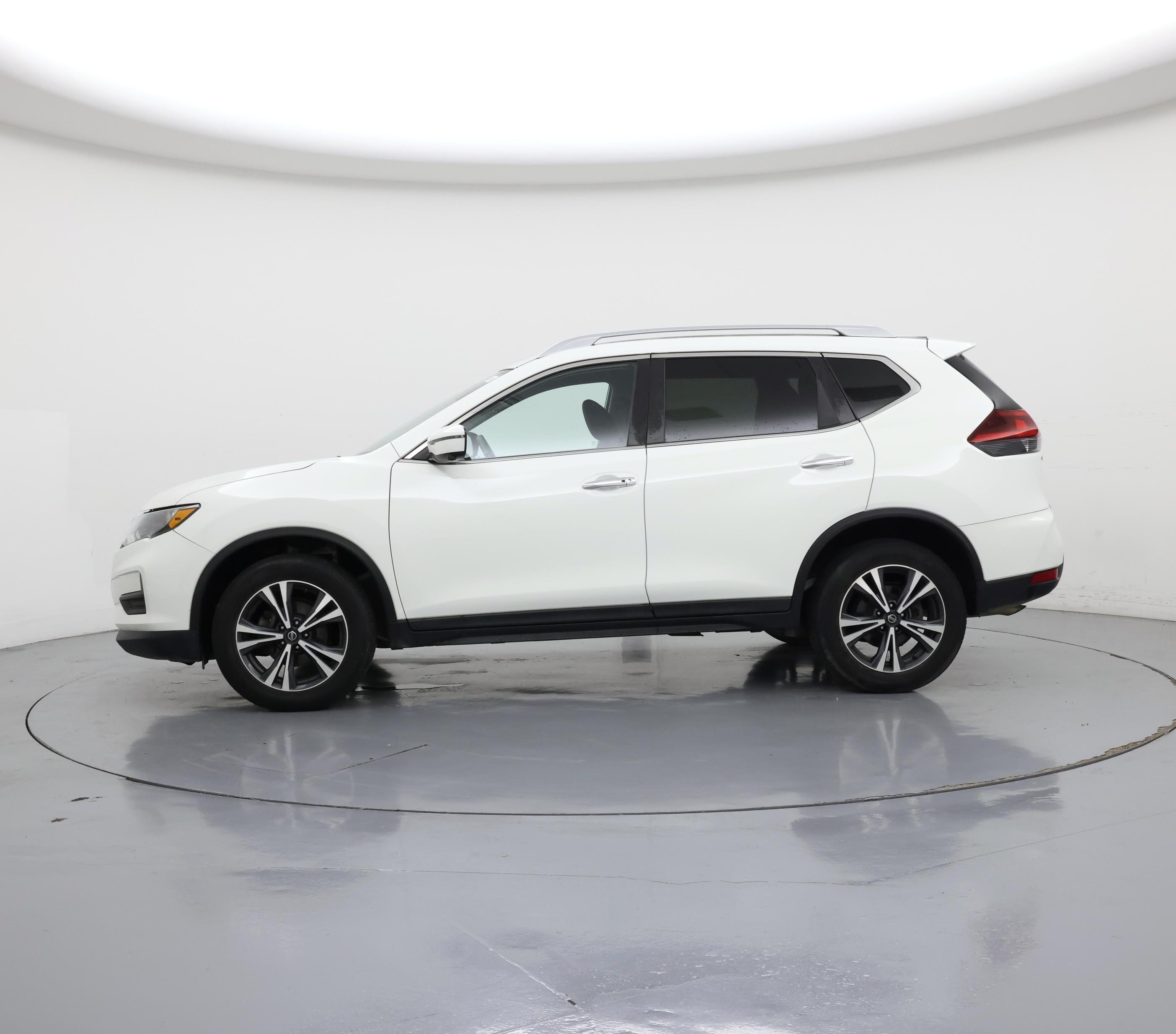 Thumbnail: 2020 Nissan Rogue - 3