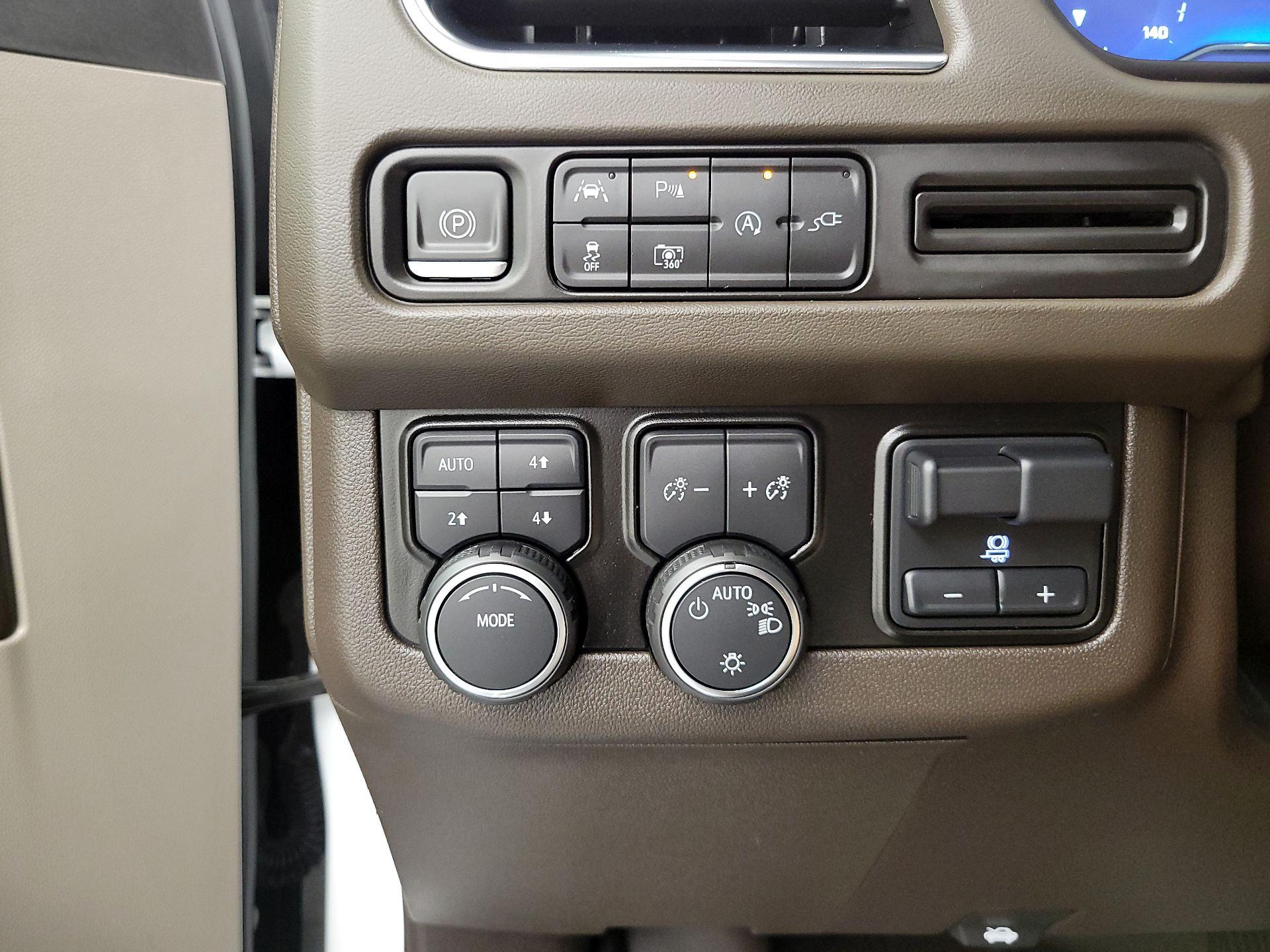Thumbnail: 2022 Chevrolet Suburban - 13