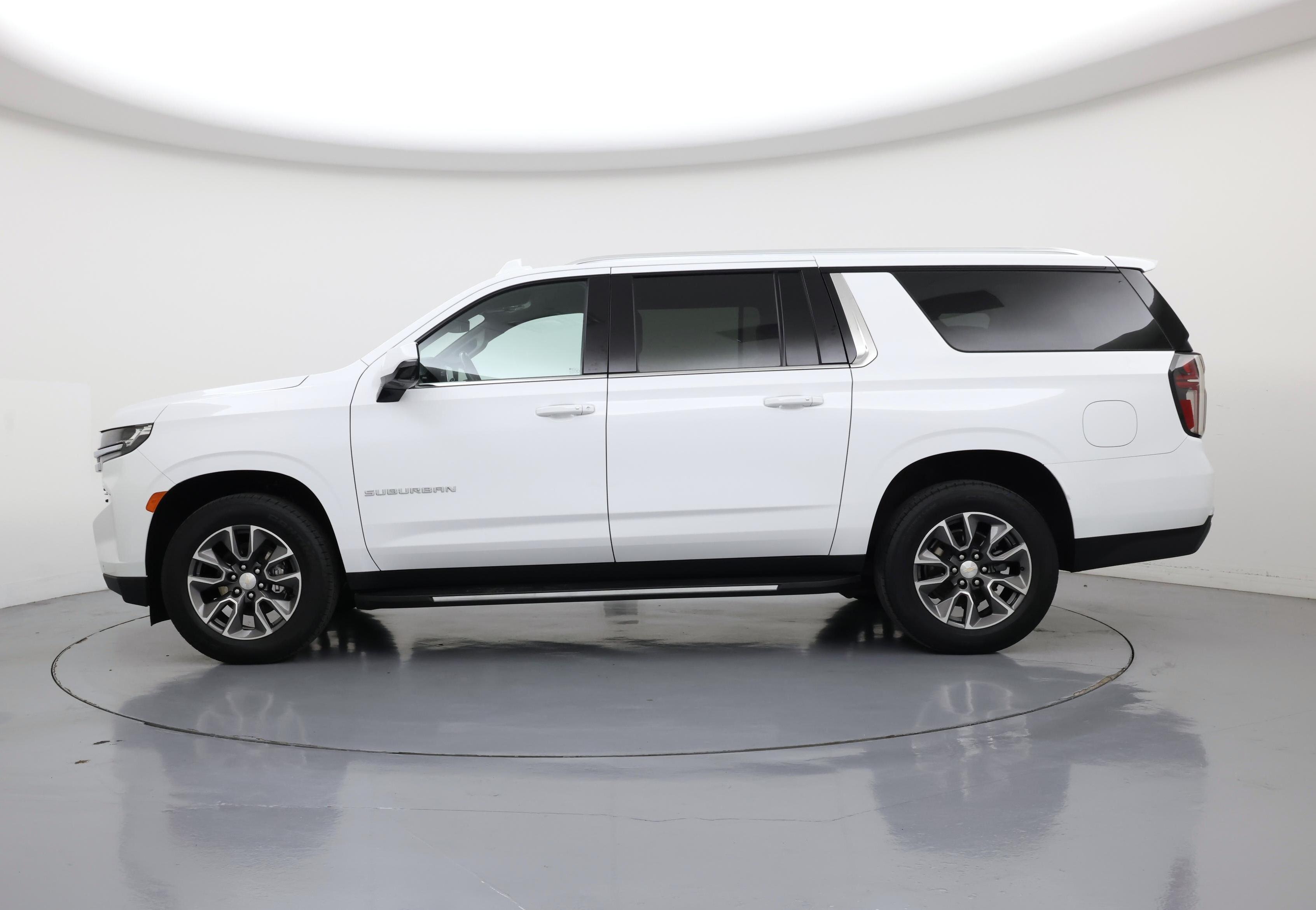 Thumbnail: 2022 Chevrolet Suburban - 3