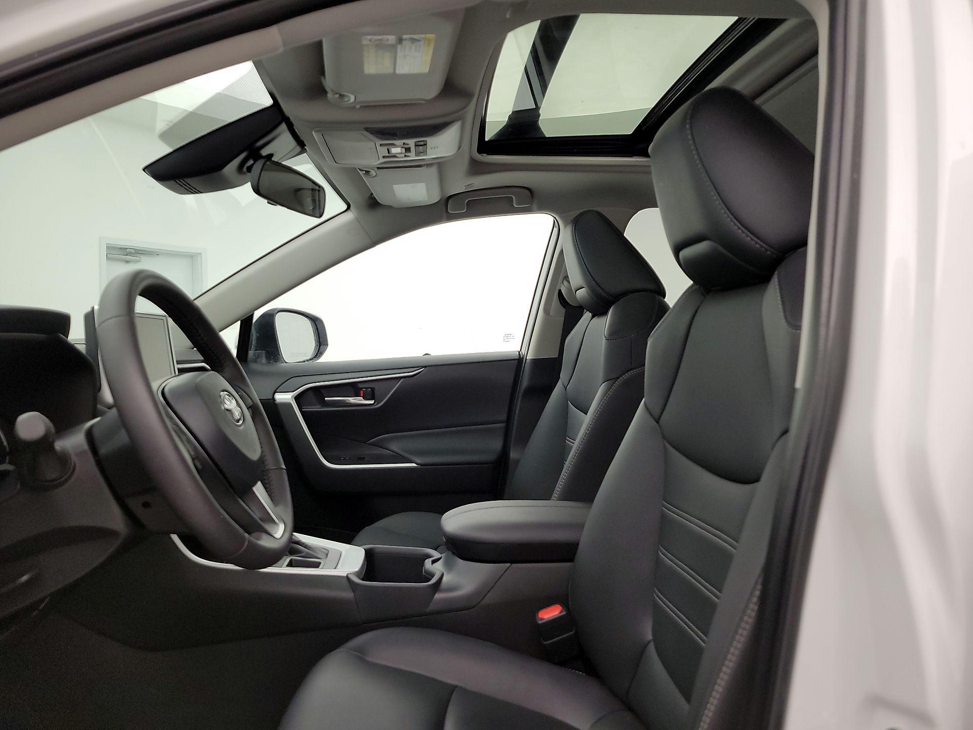 Thumbnail: 2025 Toyota RAV4 - 20
