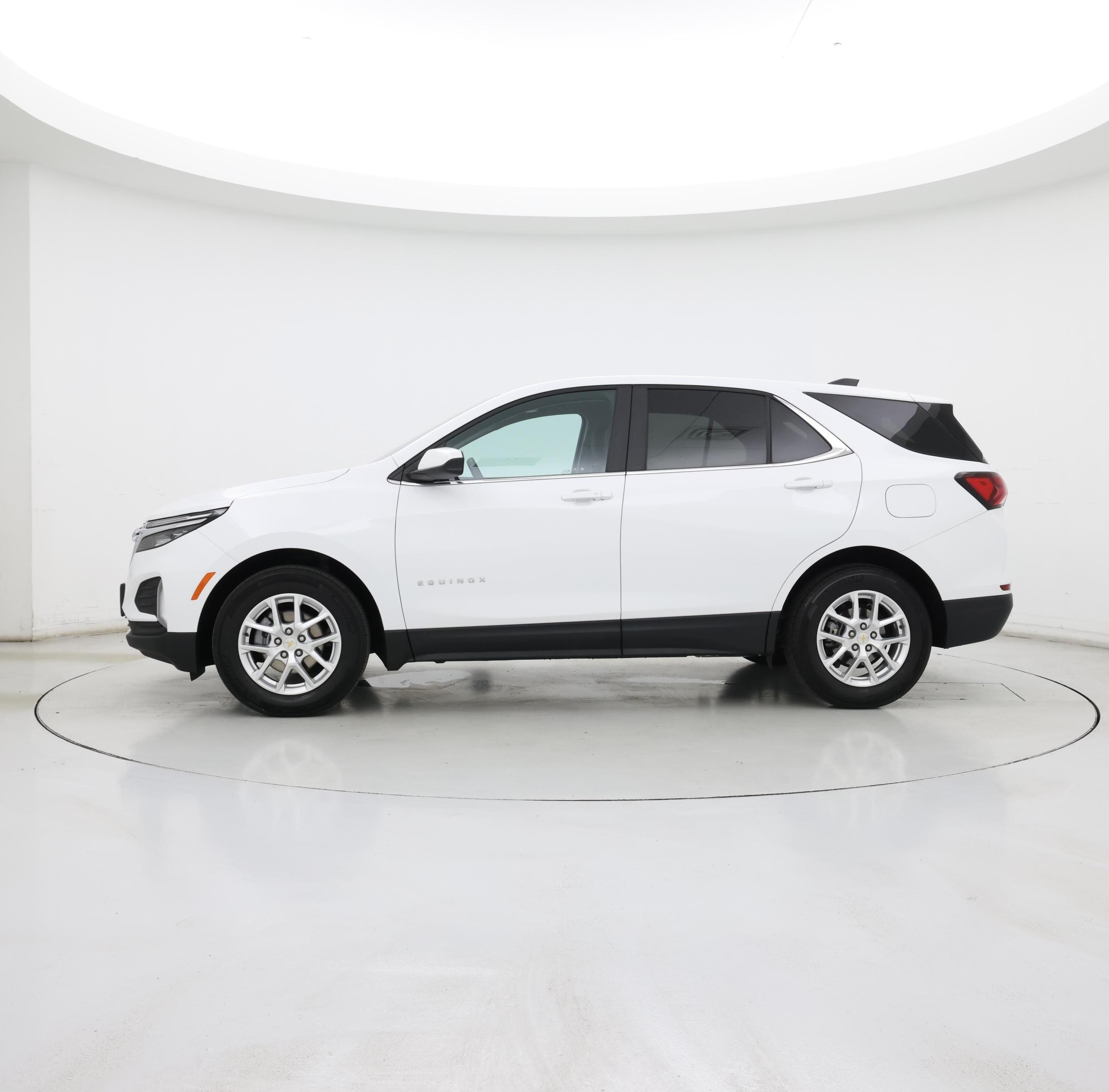 Thumbnail: 2022 Chevrolet Equinox - 3
