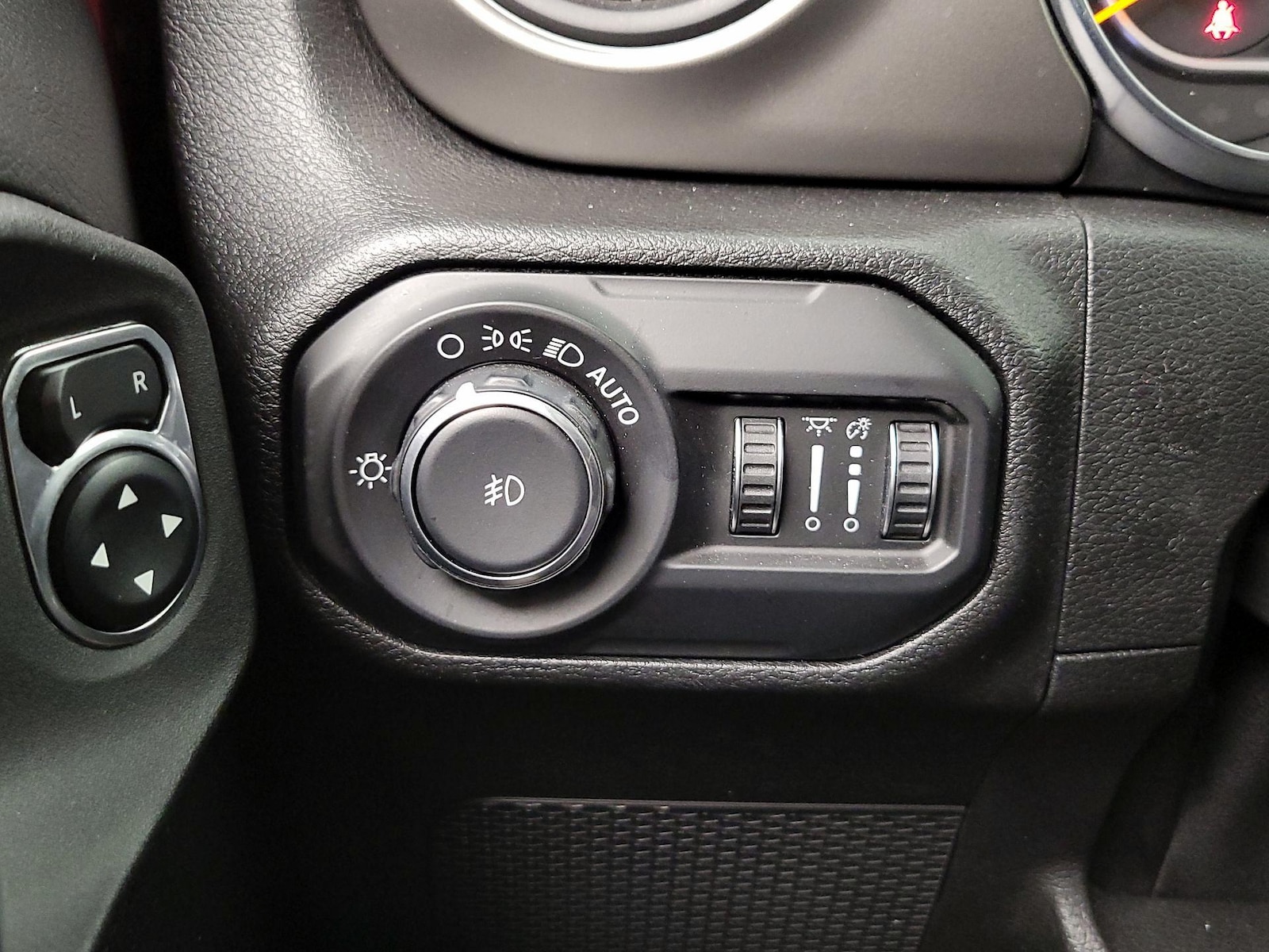 2021 Jeep Wrangler Unlimited Willys - Photo 14