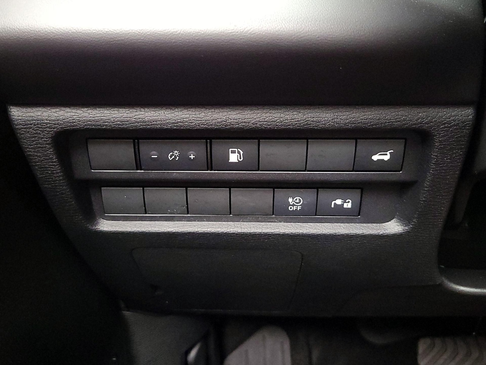 2025 Mitsubishi Outlander Plug-in Hybrid SE - Photo 14