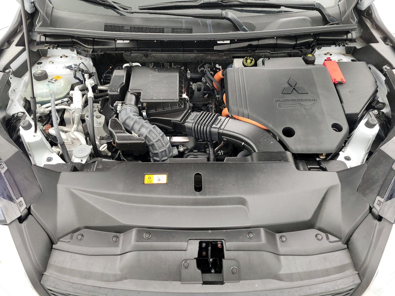 2025 Mitsubishi Outlander Plug-in Hybrid SE - Photo 25