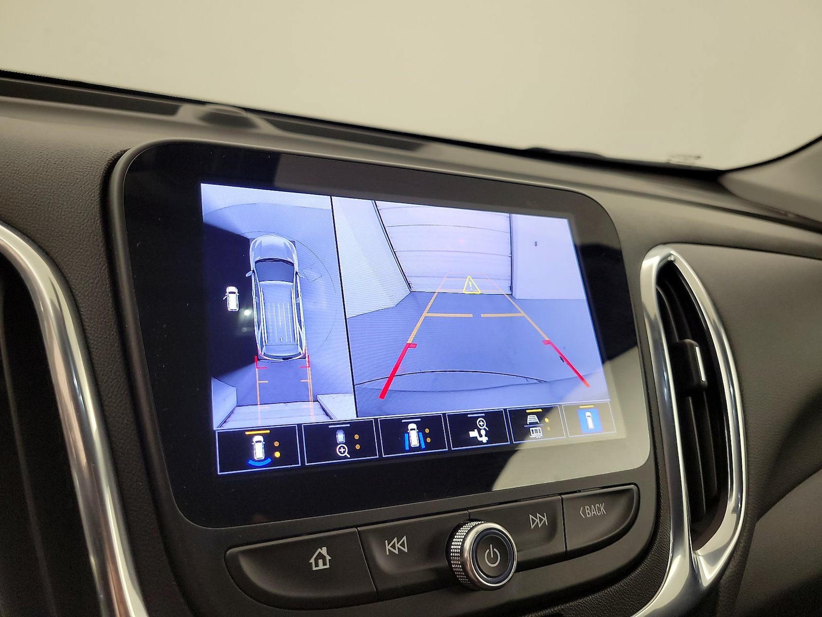 2024 Chevrolet Equinox LT - Photo 13