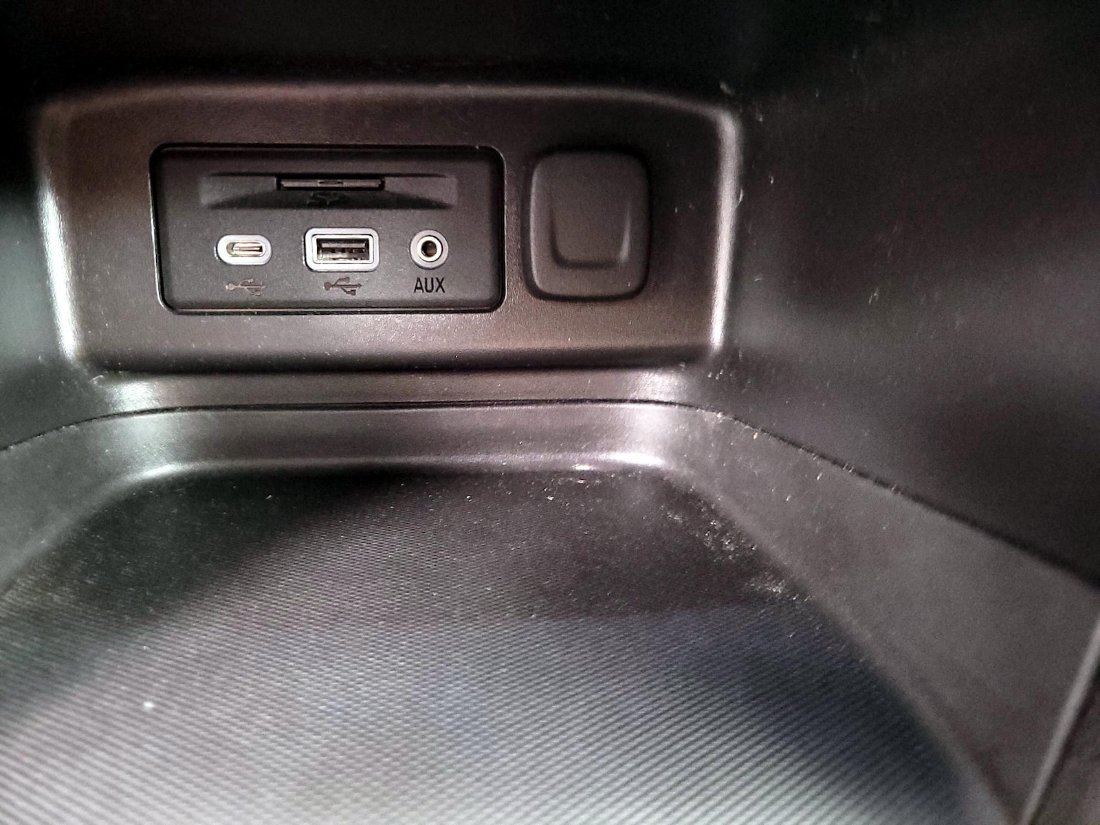 2024 Chevrolet Equinox LT - Photo 17
