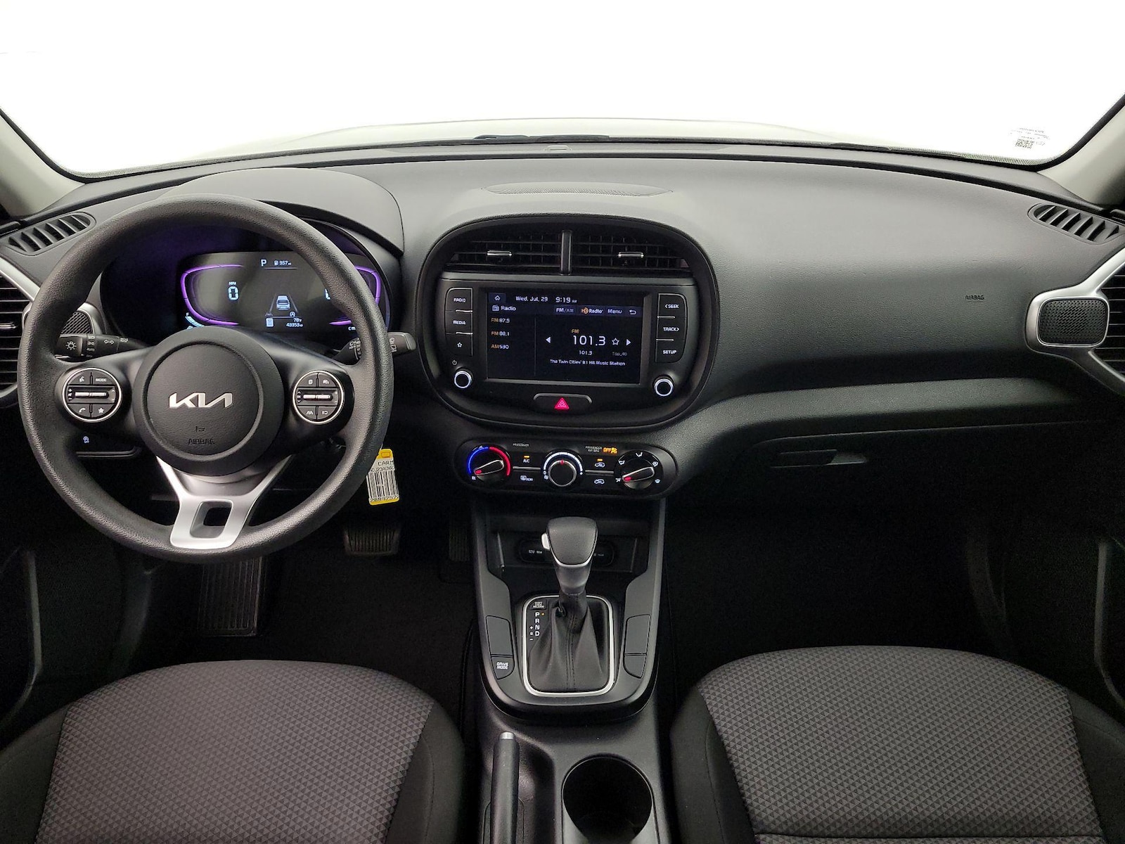 2024 Kia Soul LX - Photo 10