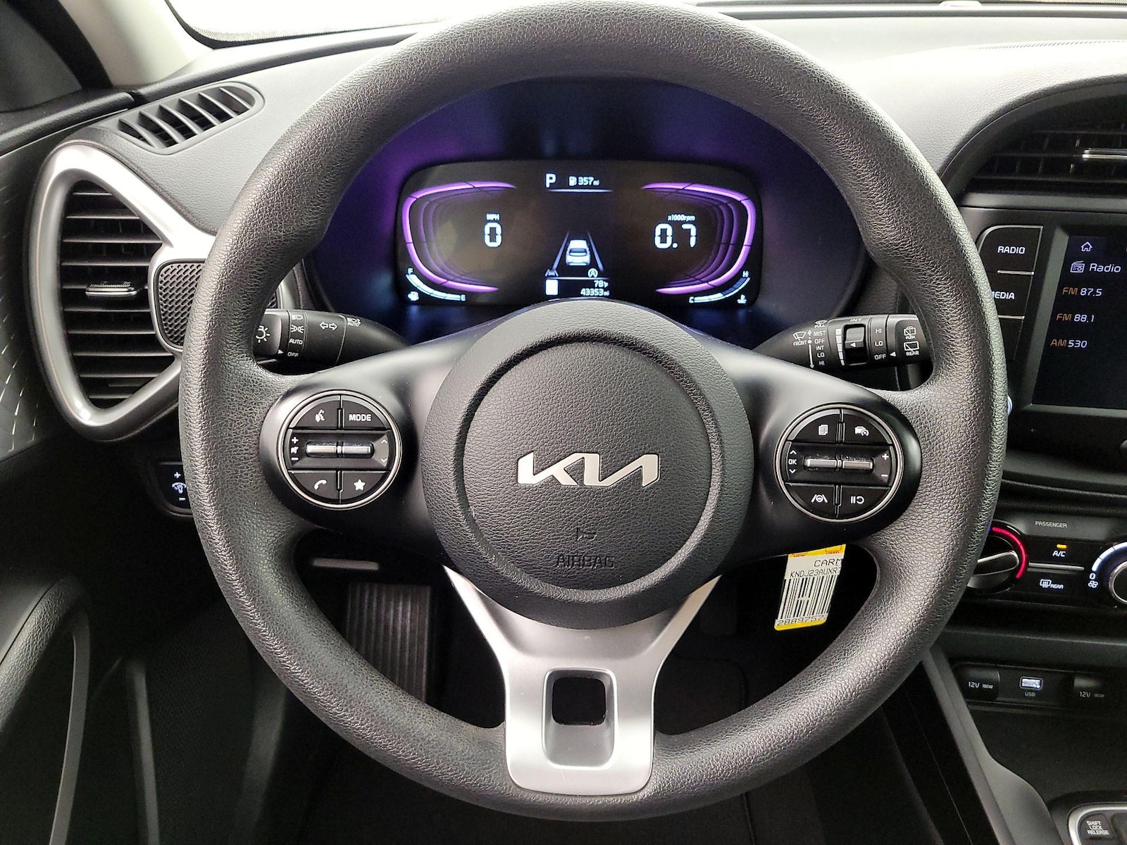 2024 Kia Soul LX - Photo 11
