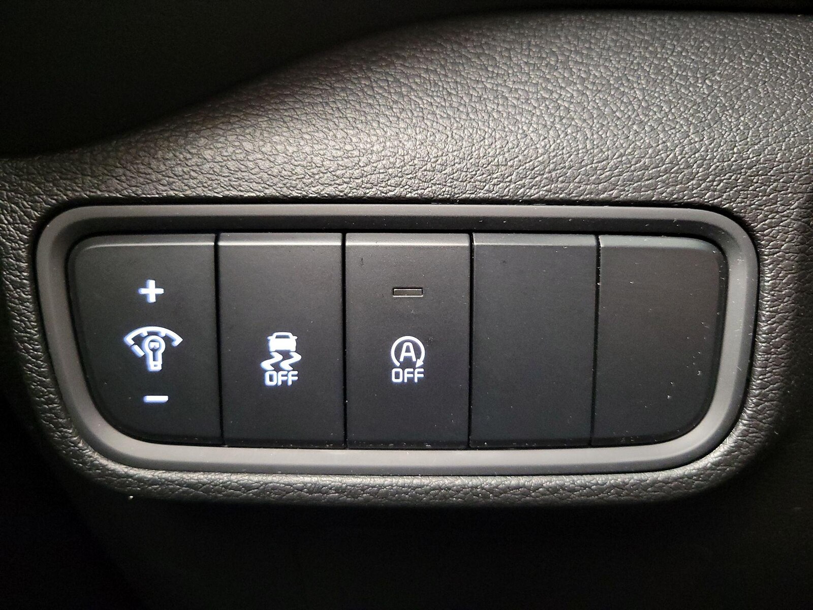 2024 Kia Soul LX - Photo 14