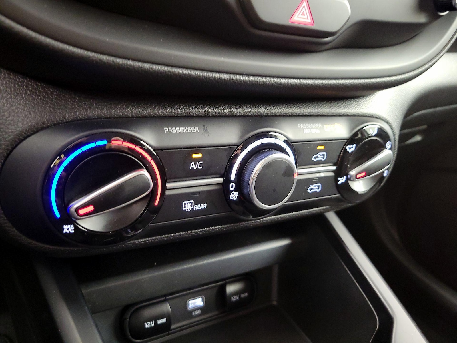 2024 Kia Soul LX - Photo 17