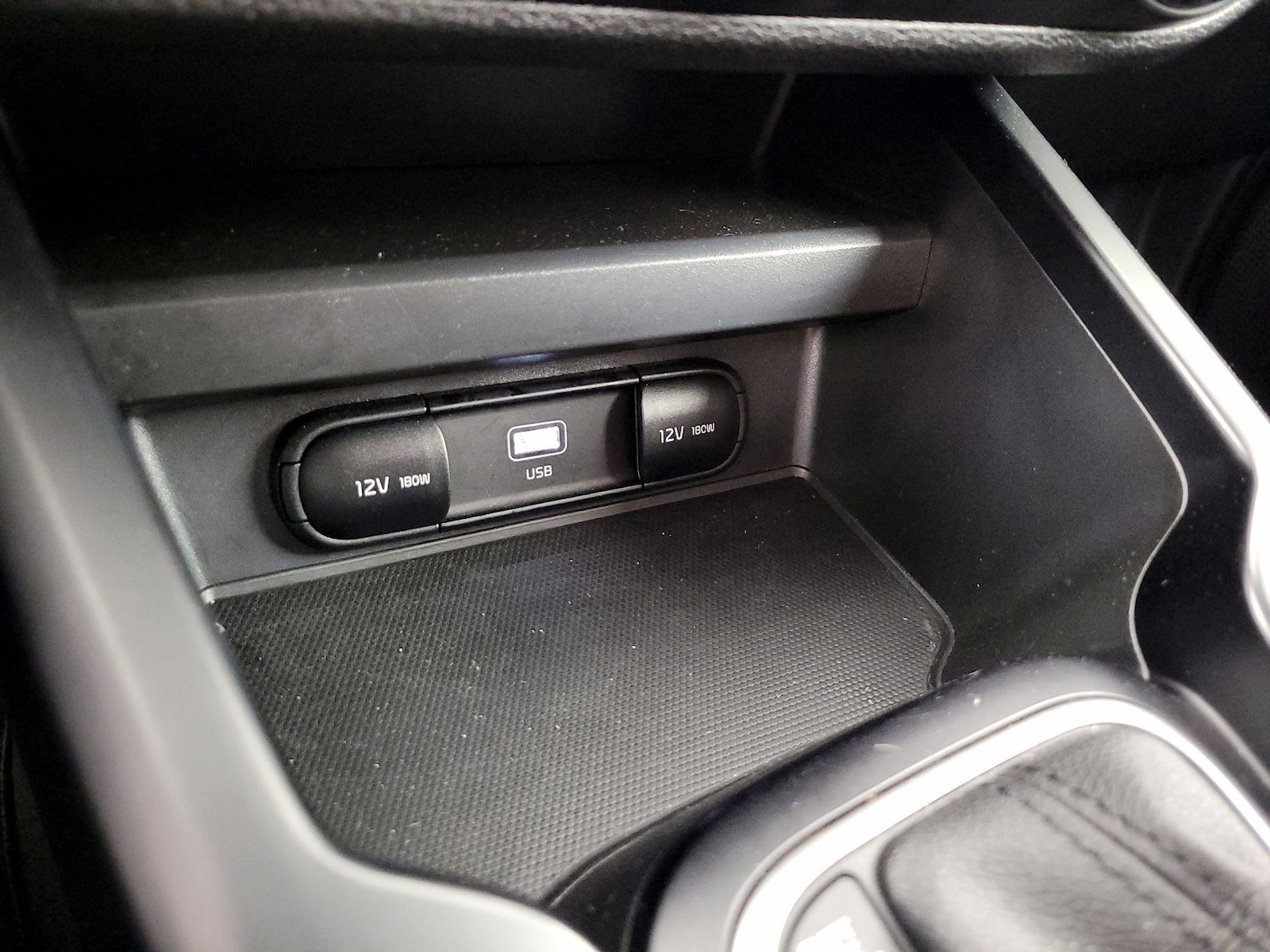 2024 Kia Soul LX - Photo 19