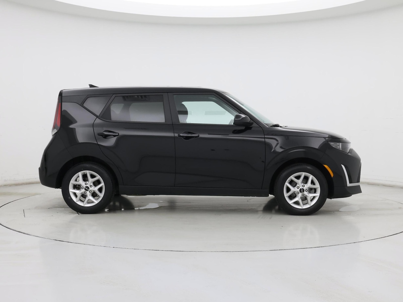 2024 Kia Soul LX - Photo 8