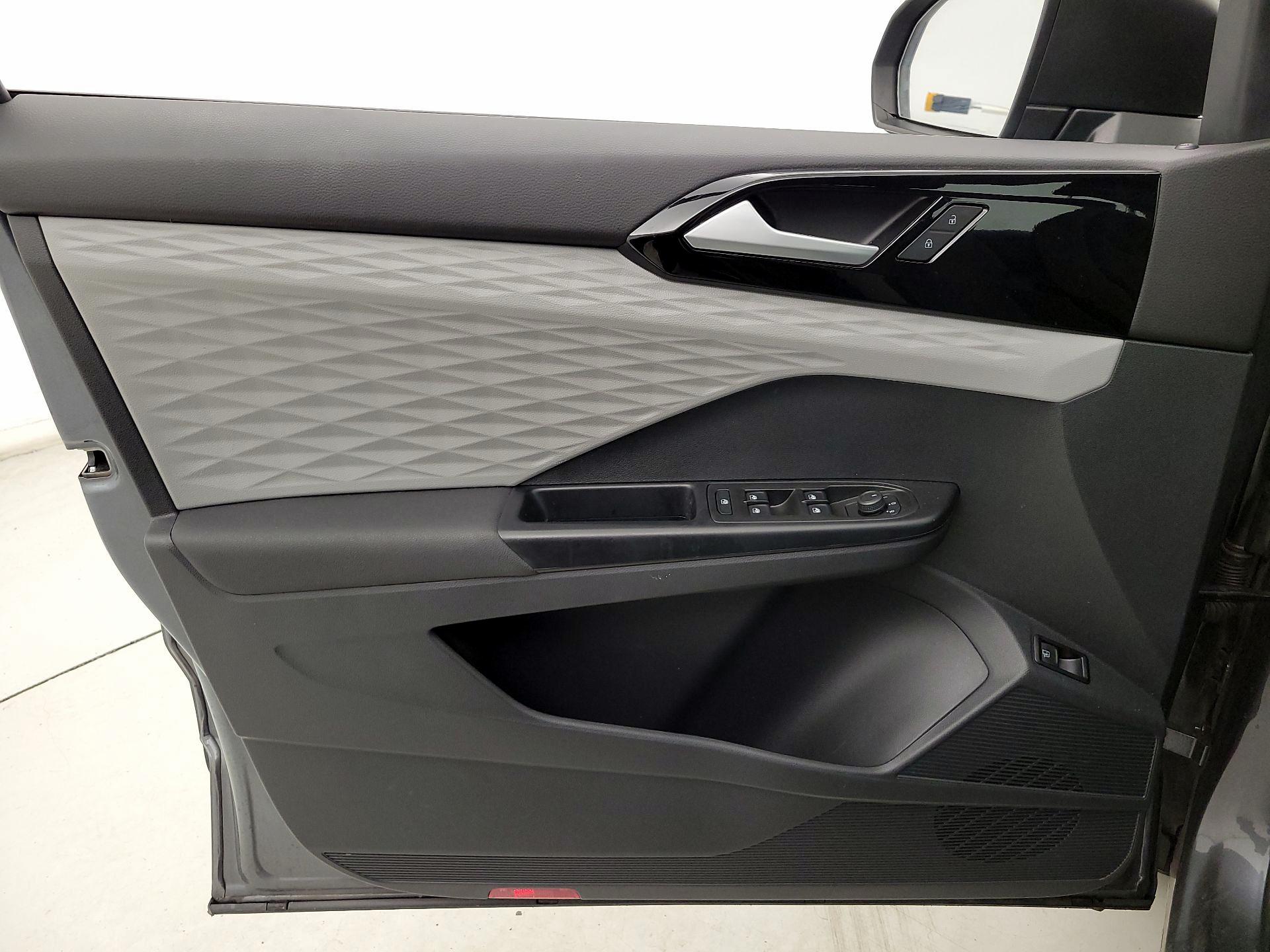 Thumbnail: 2023 Volkswagen Taos - 12