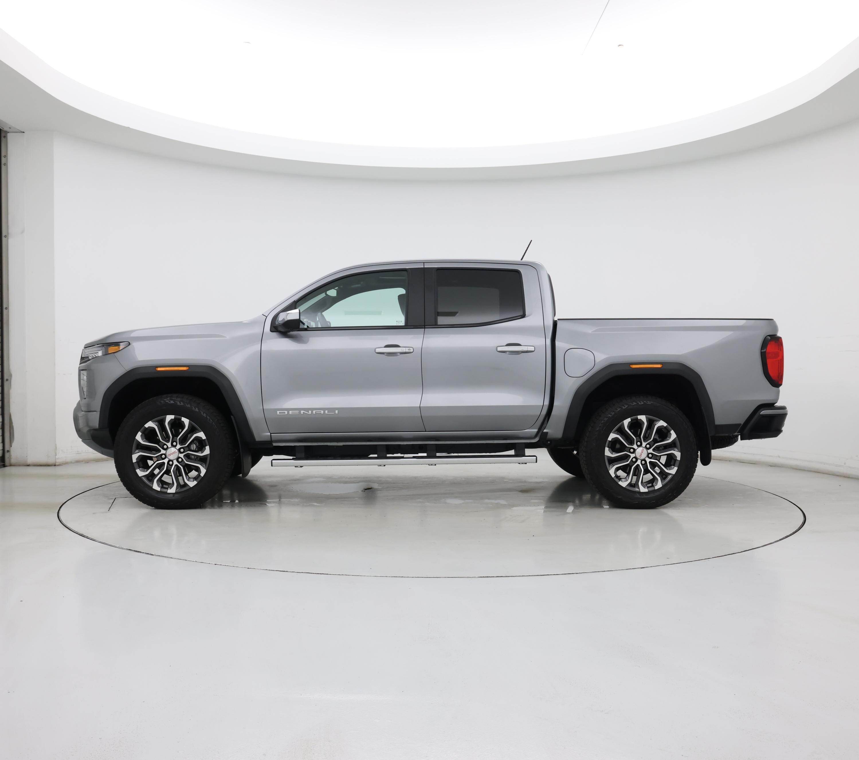 Thumbnail: 2025 GMC Canyon - 3