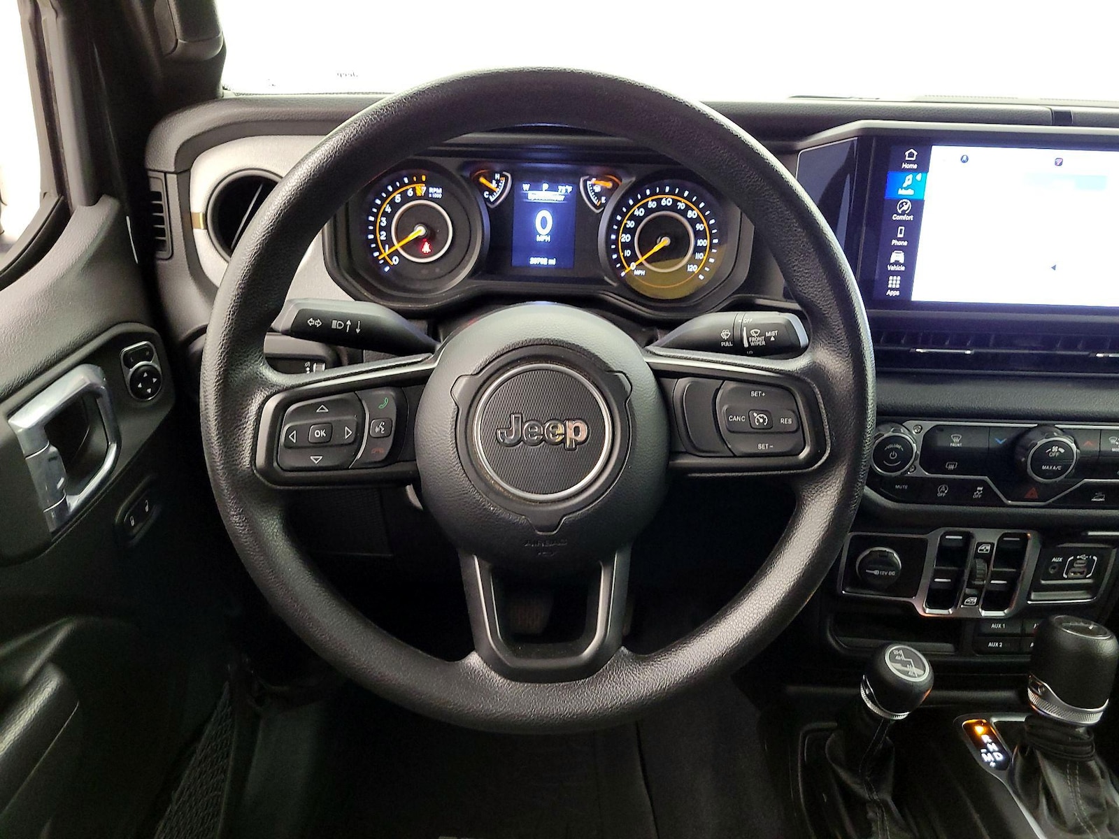 2025 Jeep Gladiator Nighthawk - Photo 11