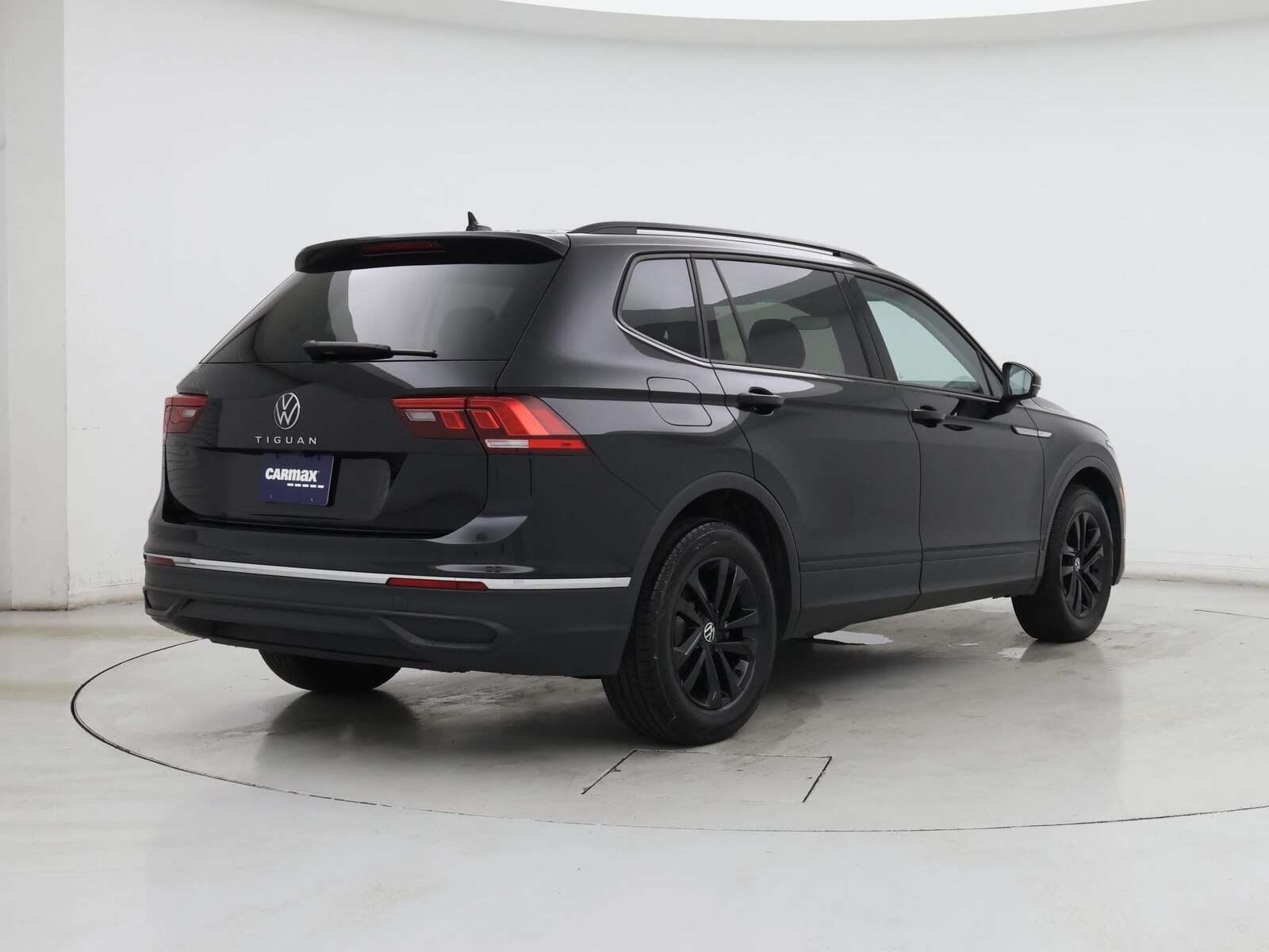 2023 Volkswagen Tiguan S - Photo 9
