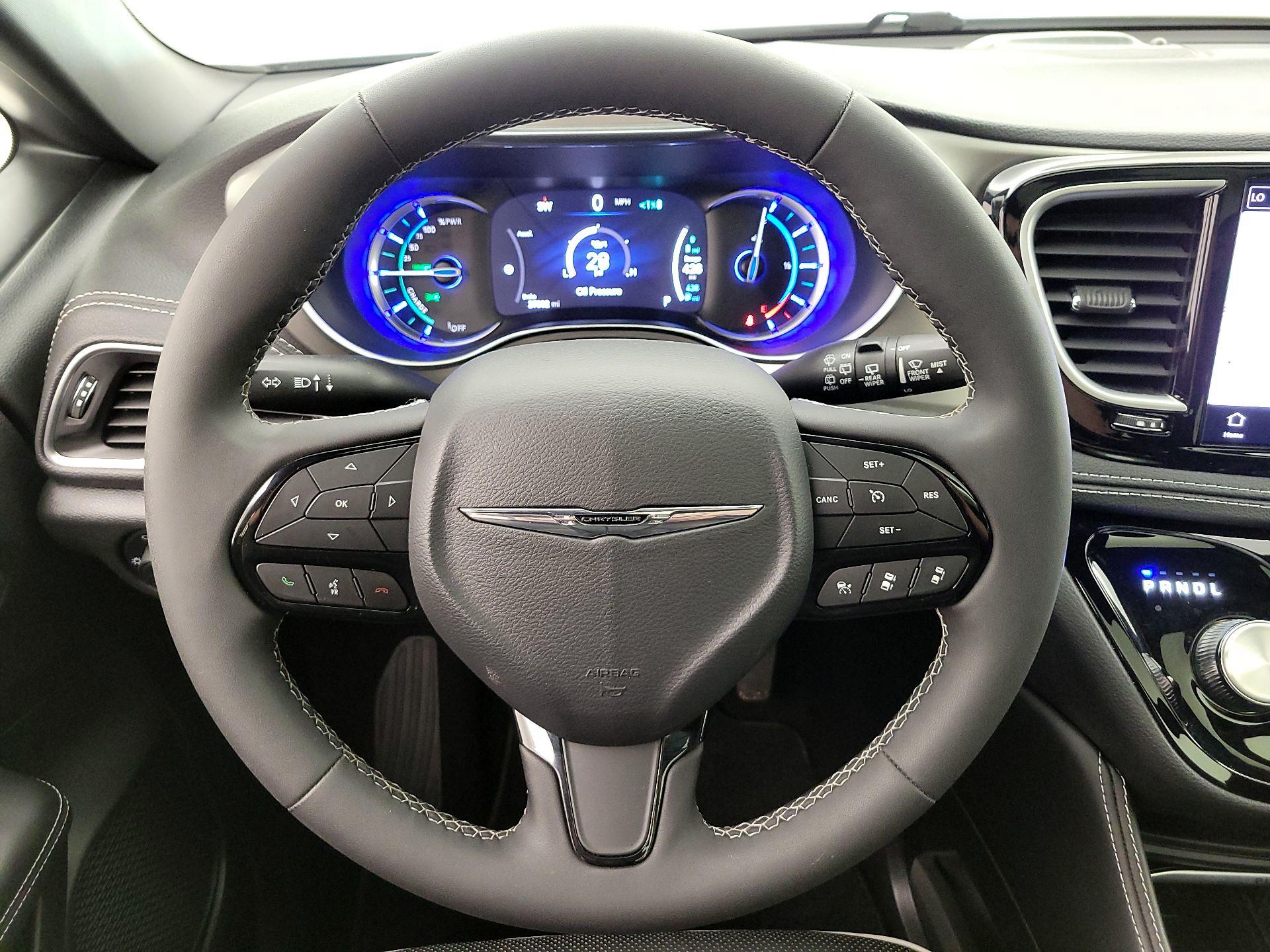 Thumbnail: 2023 Chrysler Pacifica - 10