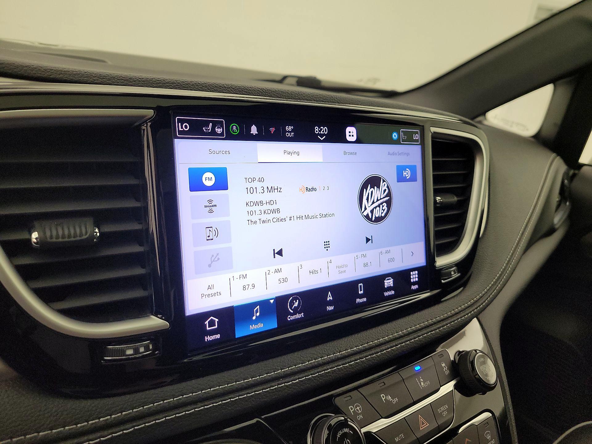 Thumbnail: 2023 Chrysler Pacifica - 16
