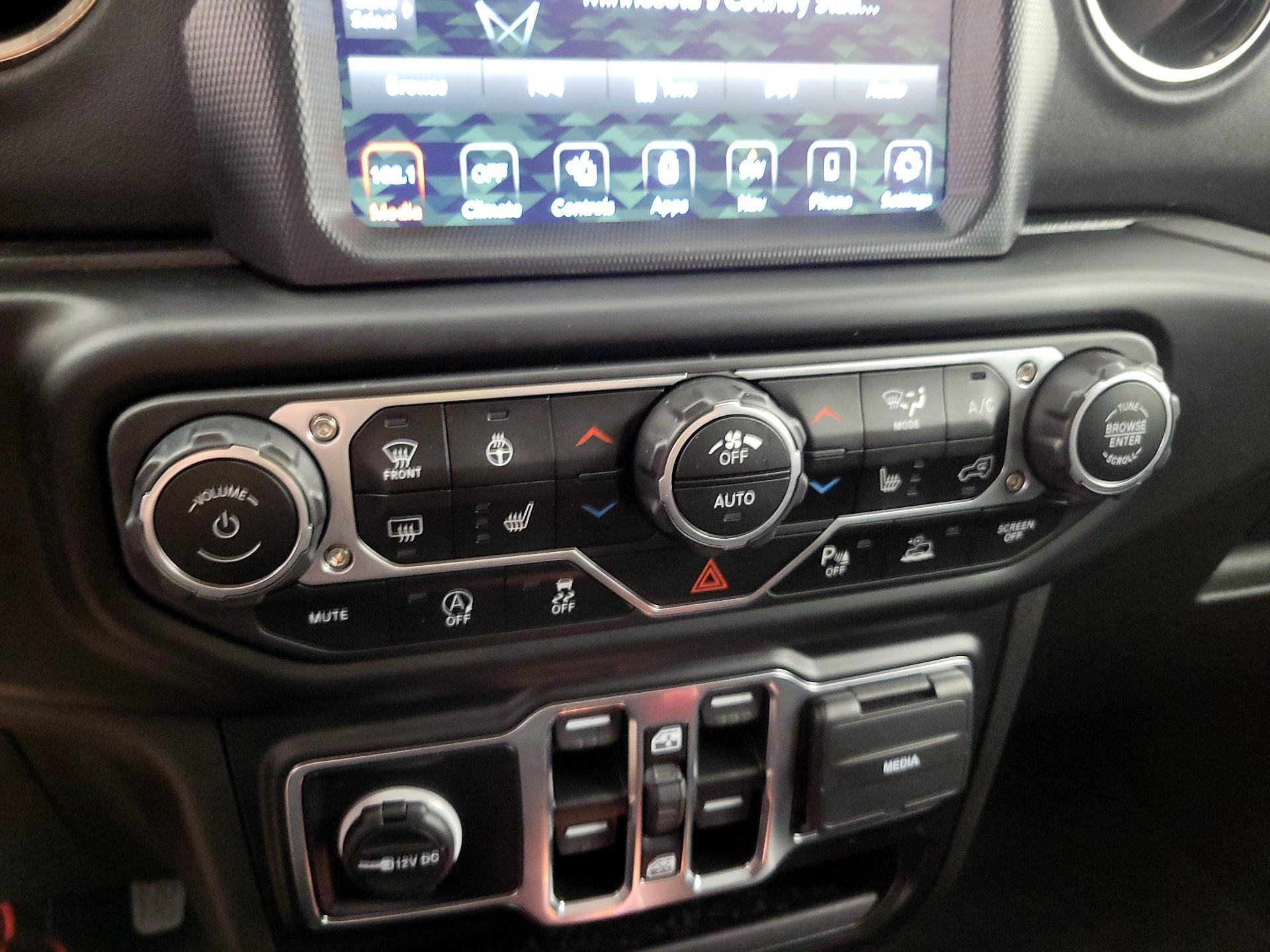 Thumbnail: 2023 Jeep Gladiator - 17