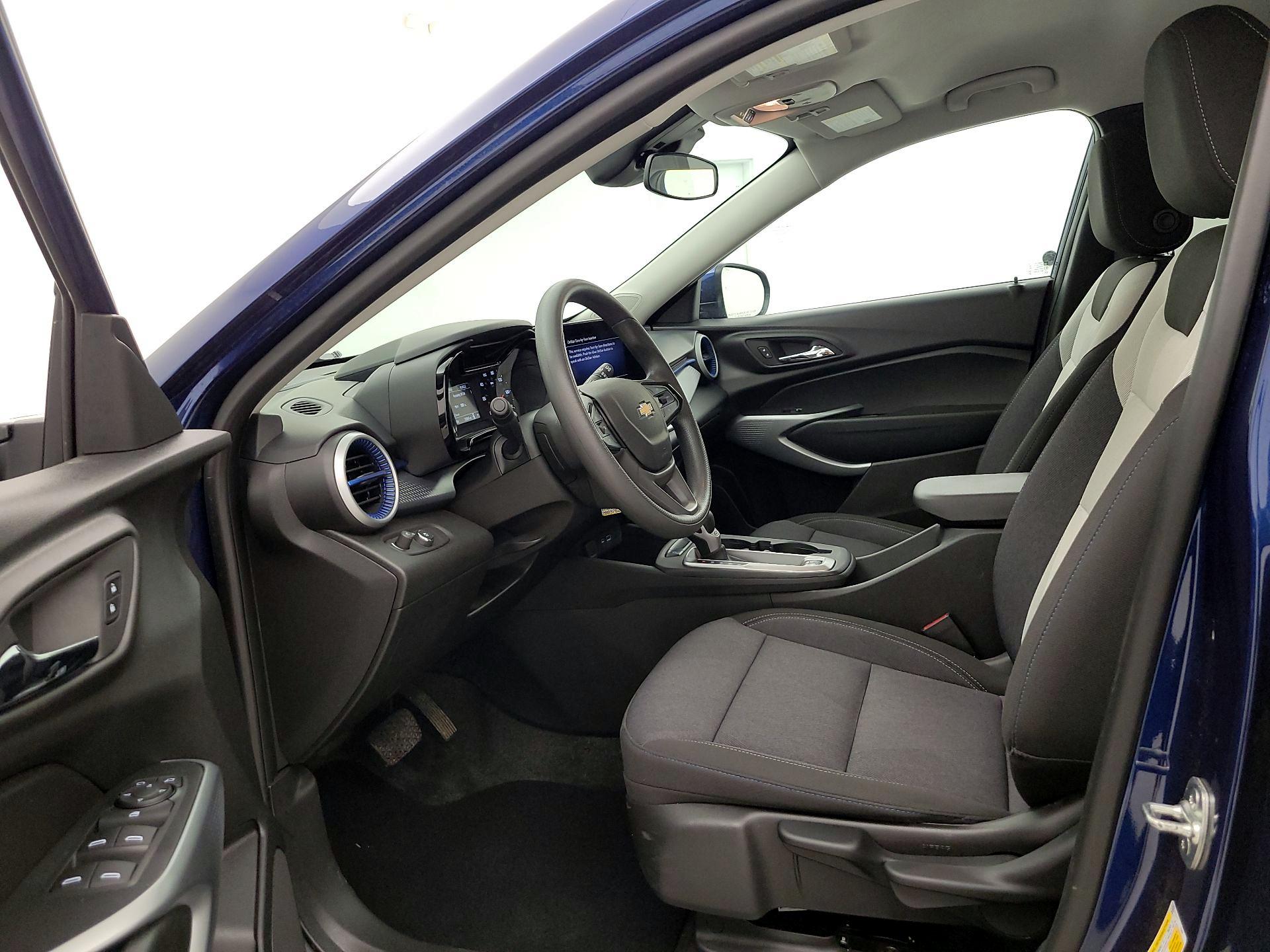 Thumbnail: 2024 Chevrolet Trax - 11
