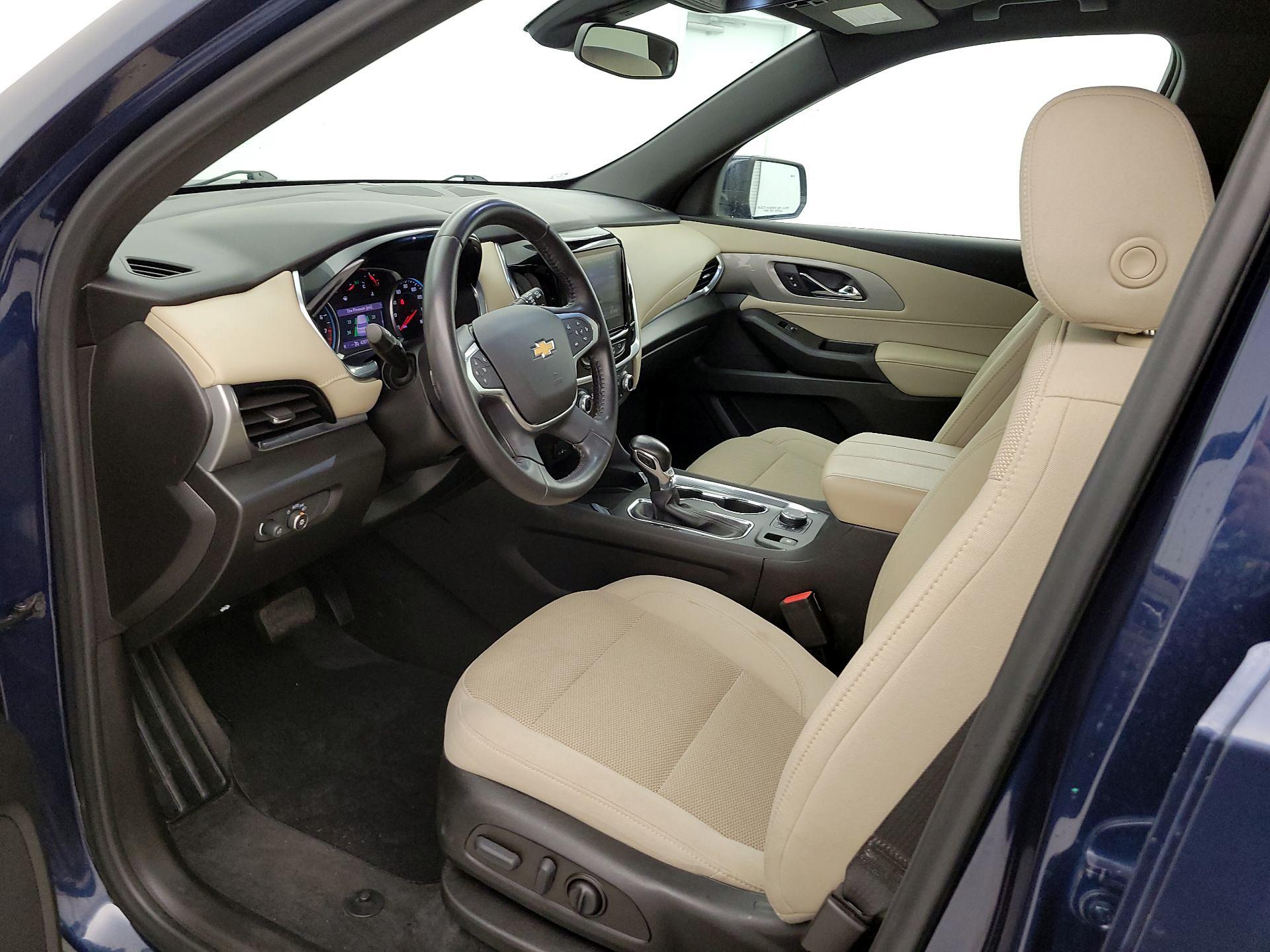 Thumbnail: 2022 Chevrolet Traverse - 11
