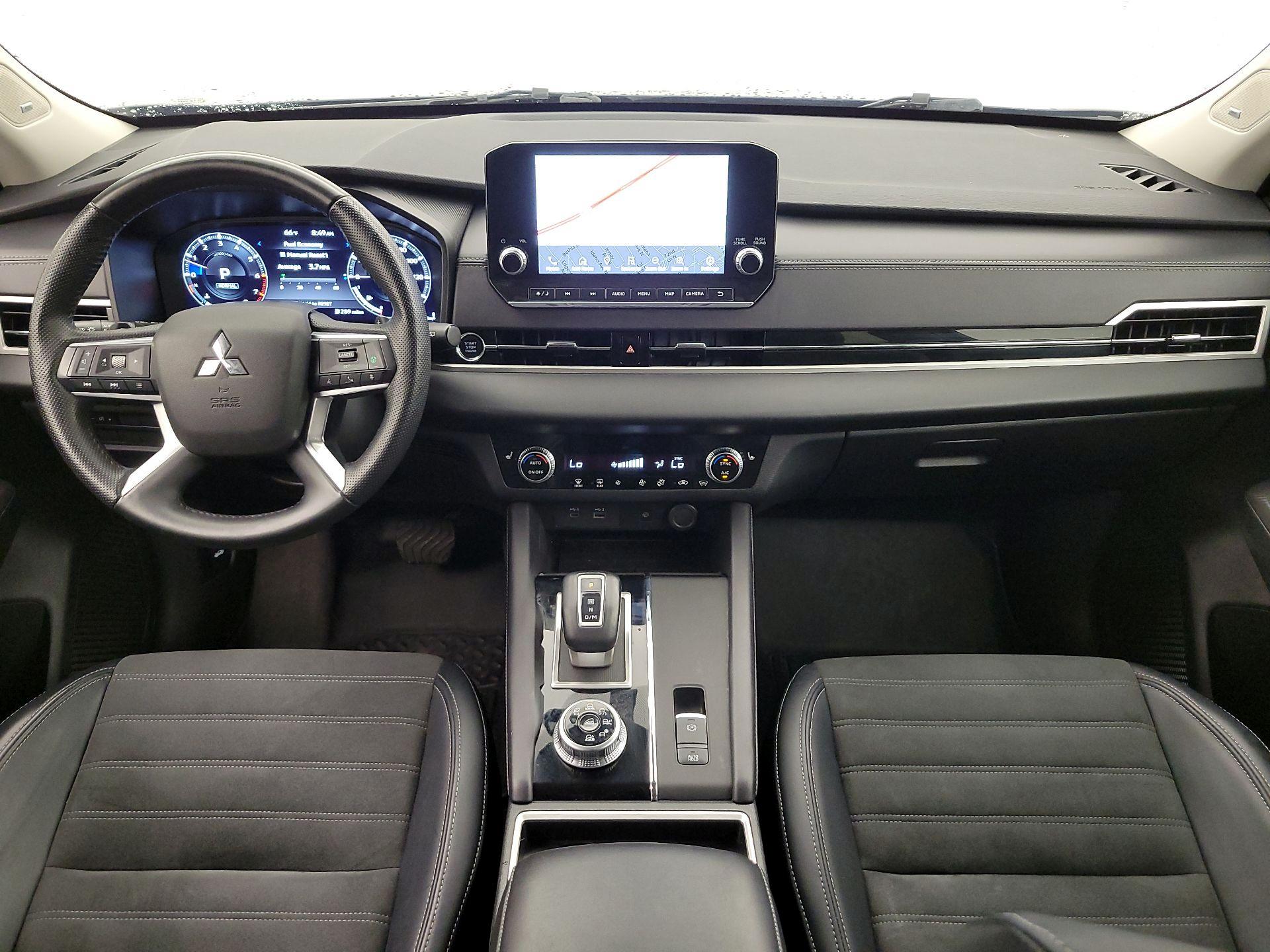 Thumbnail: 2024 Mitsubishi Outlander - 9